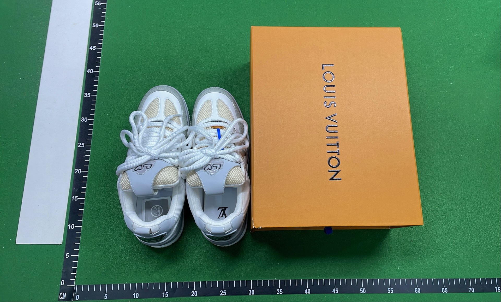 1:1 Batch LOUIS VUITTON shoes-1  in the Best OopBuy Spreadsheet QC photos