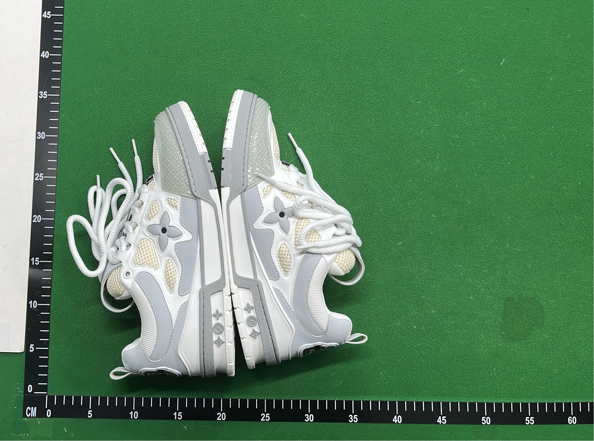 1:1 Batch LOUIS VUITTON shoes-1  in the Best OopBuy Spreadsheet QC photos