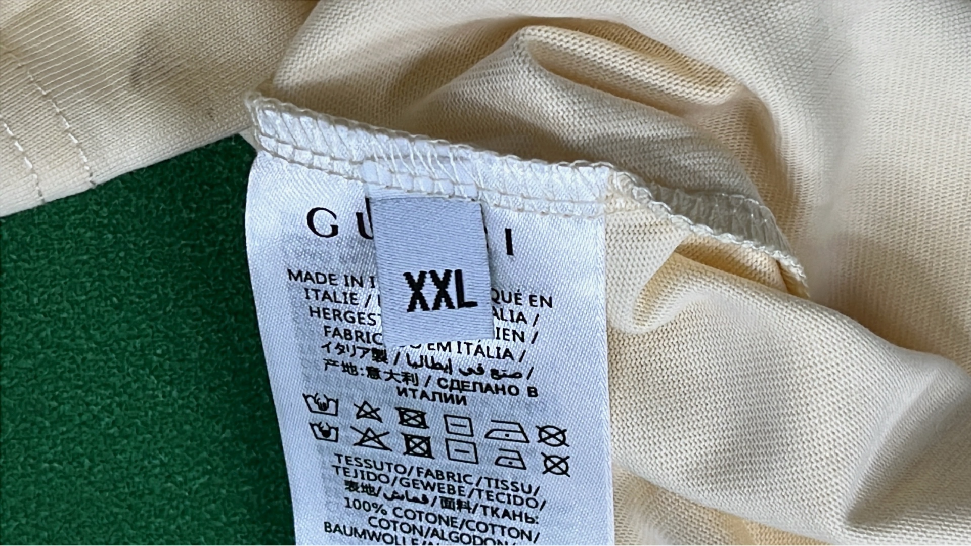 Gucci Logo T-Shirt in Cream with Red and Green Design