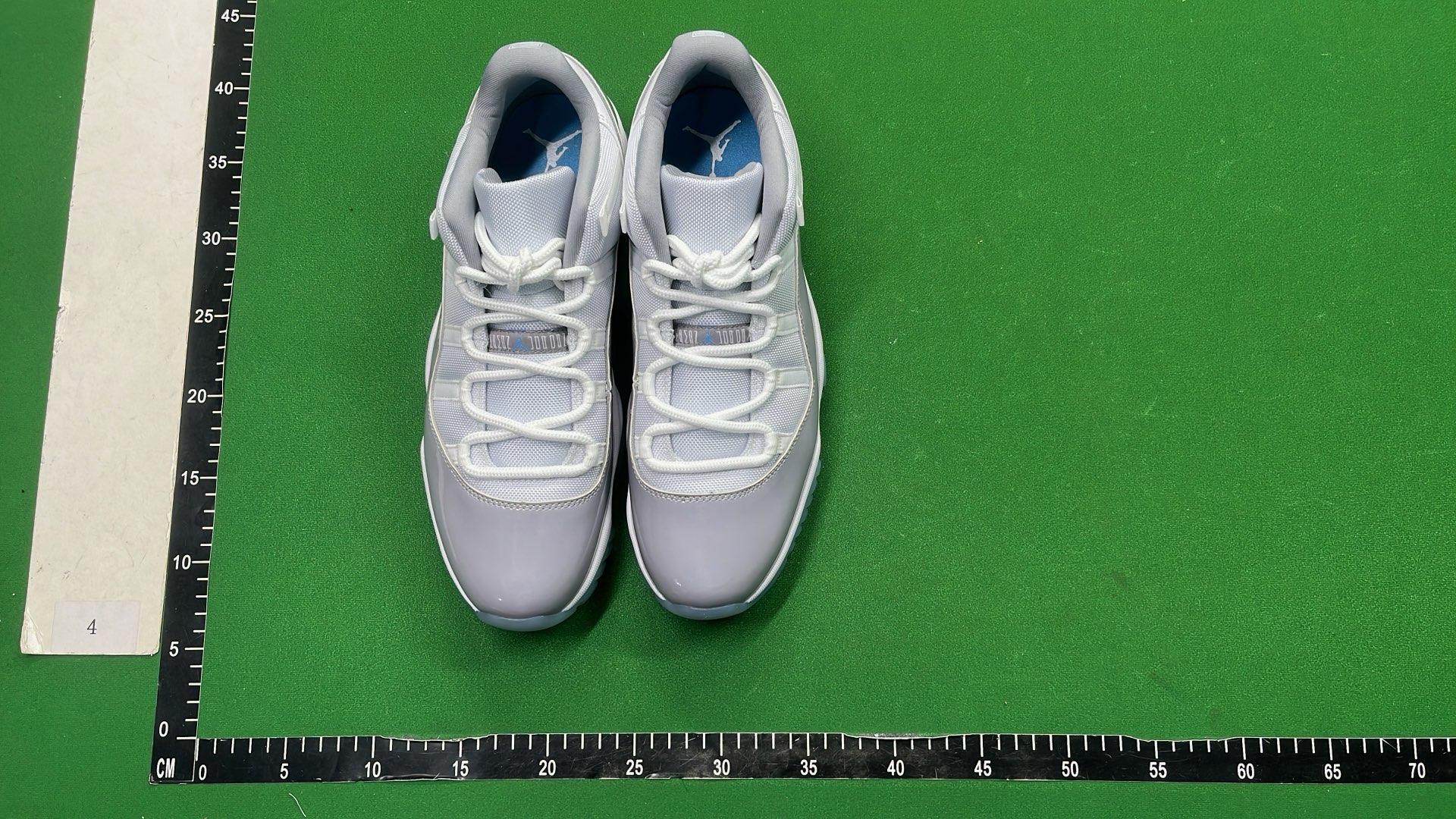 Air Jordan 11 Retro Low White Black