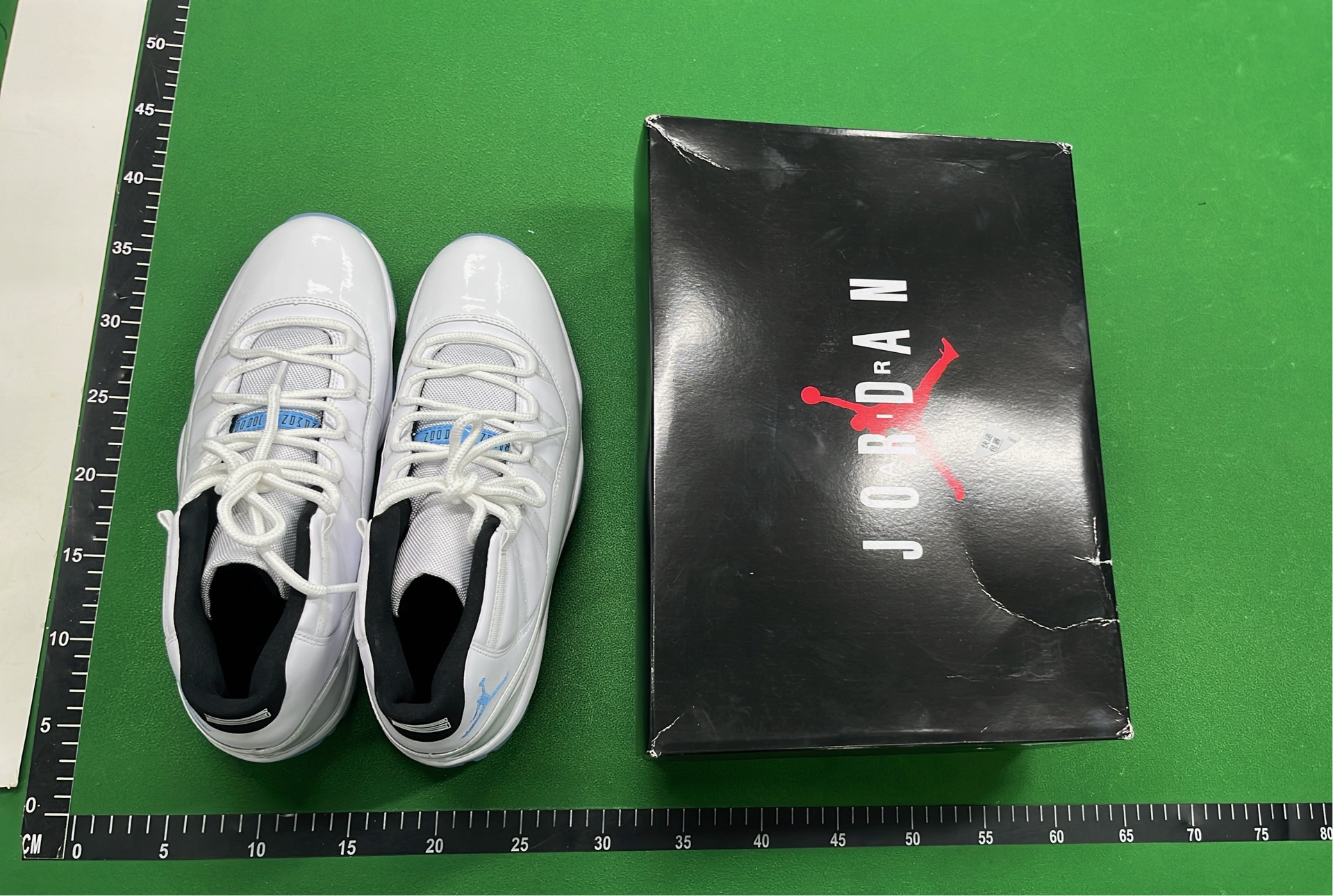 Air Jordan 11 Retro Low White Black