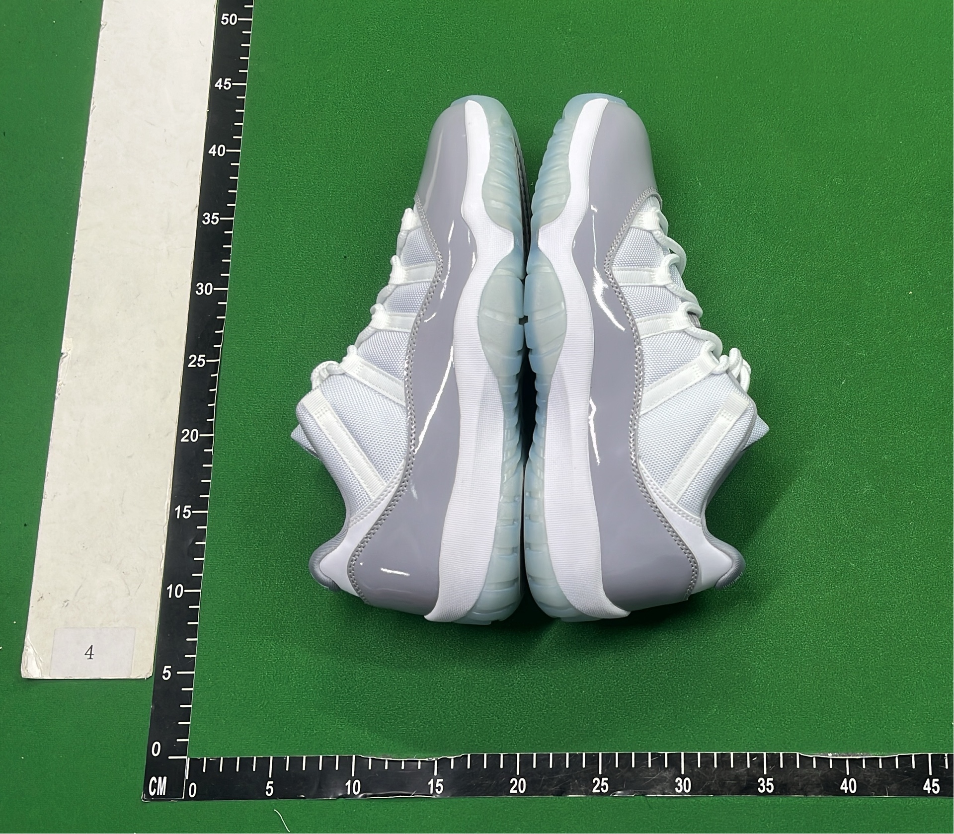 Air Jordan 11 Retro Low White Black