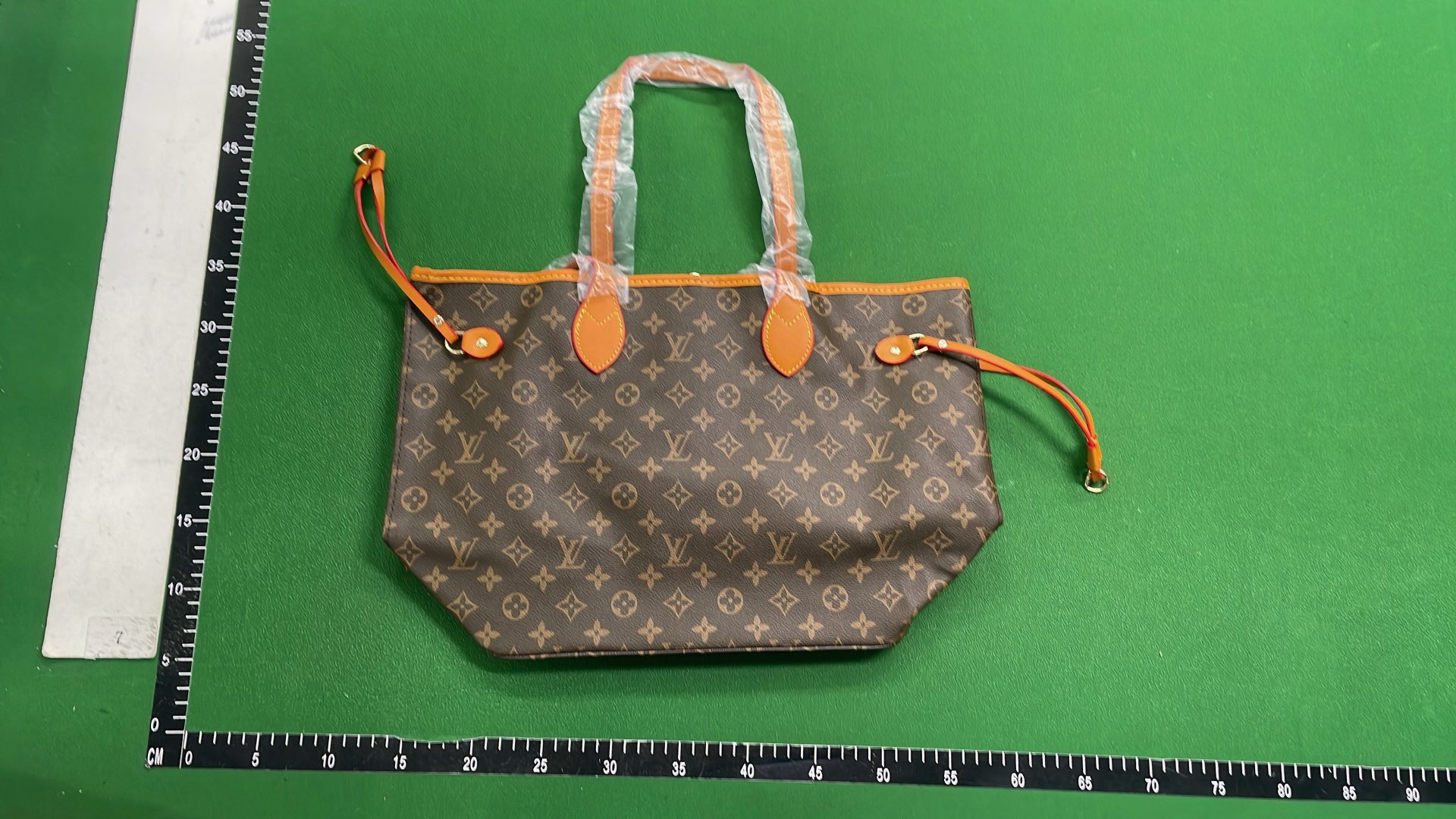 Louis Vuitton Neverfull Tote Bag Monogram Canvas Handbag