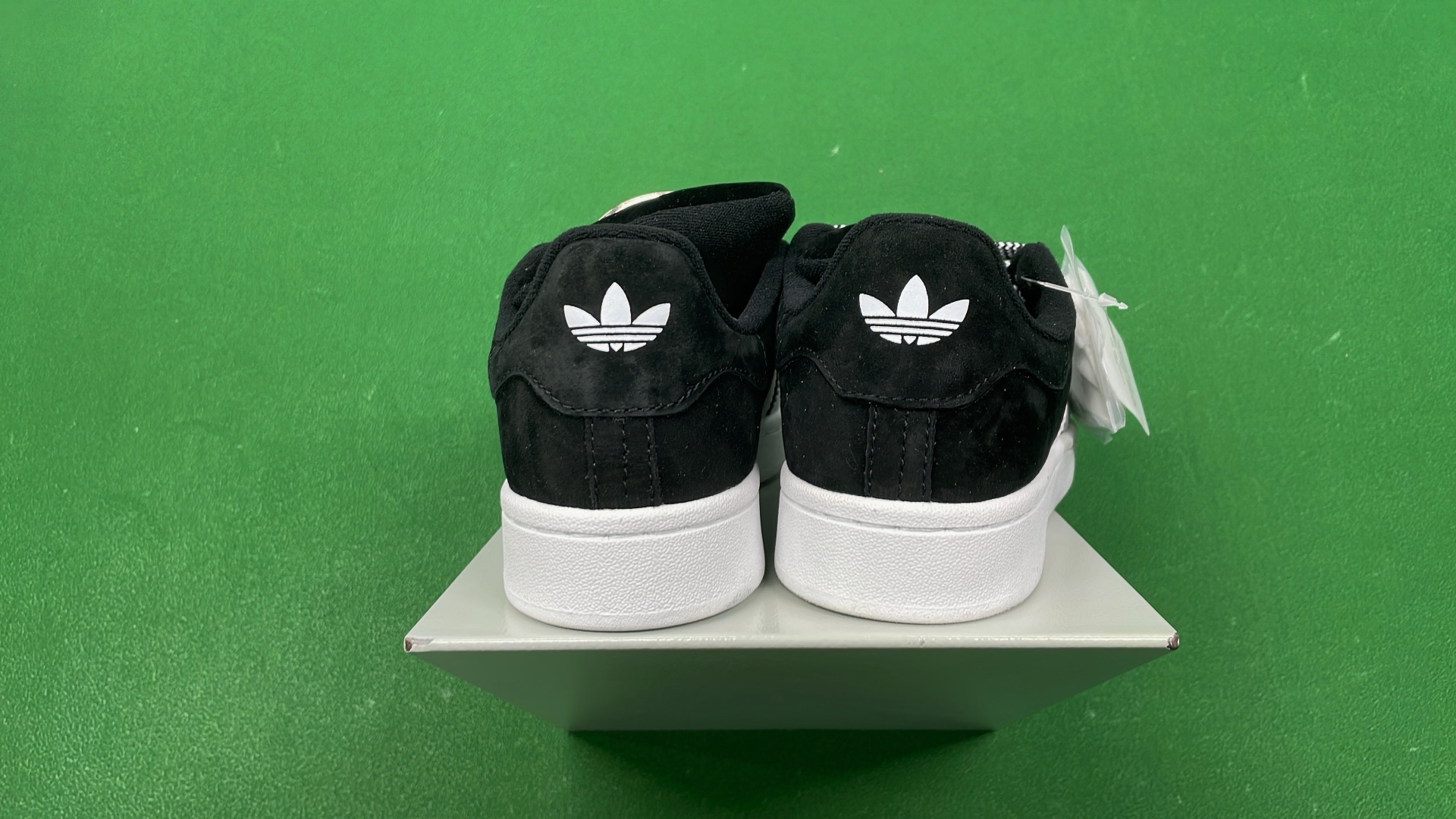 Adidas Campus 80s Sneakers - Classic Style in Multiple Colors