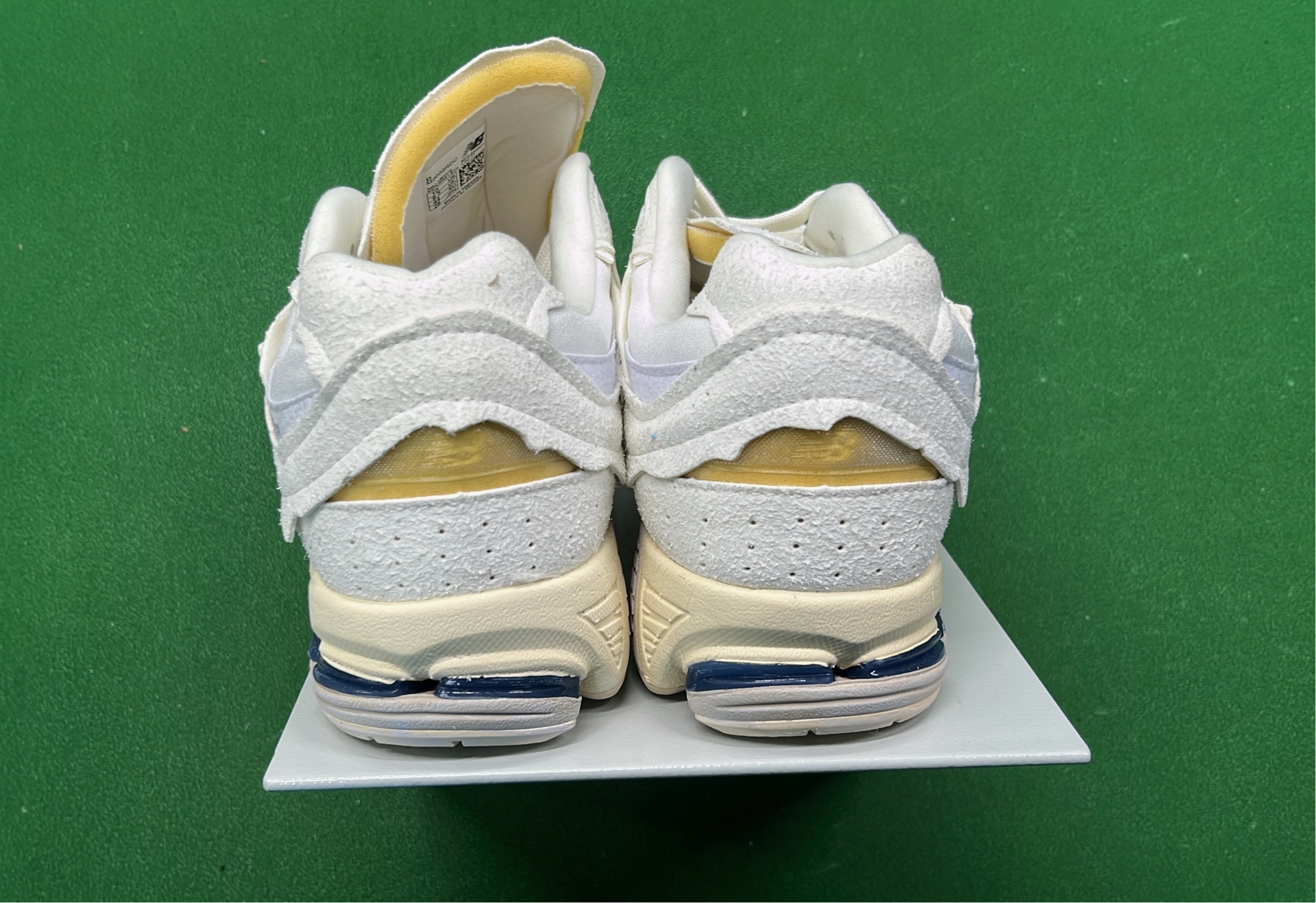 New Balance 2002R Running Shoes - Classic Comfort & Style