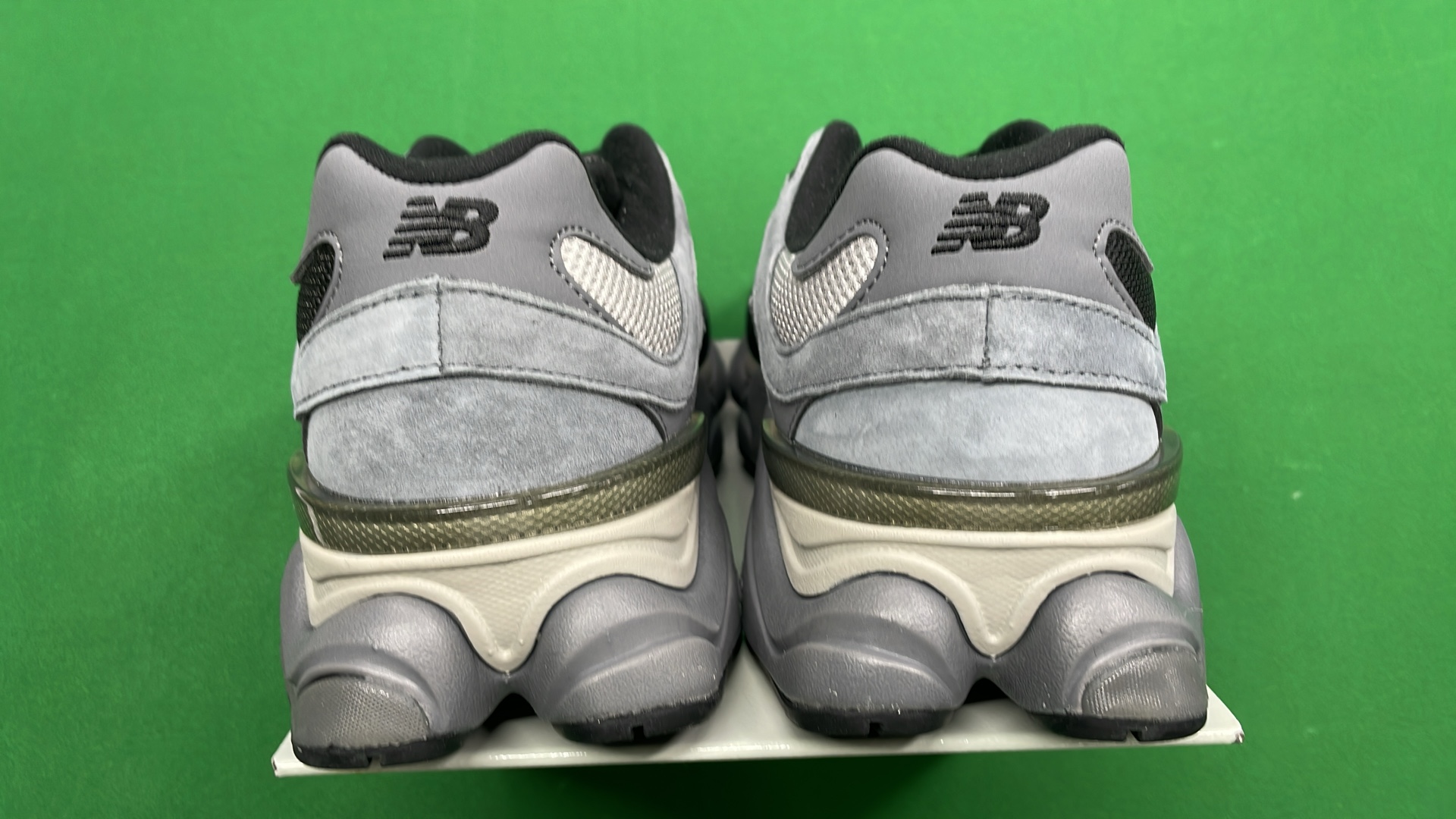 New Balance 9060 NBBM0718ZNL Sneakers