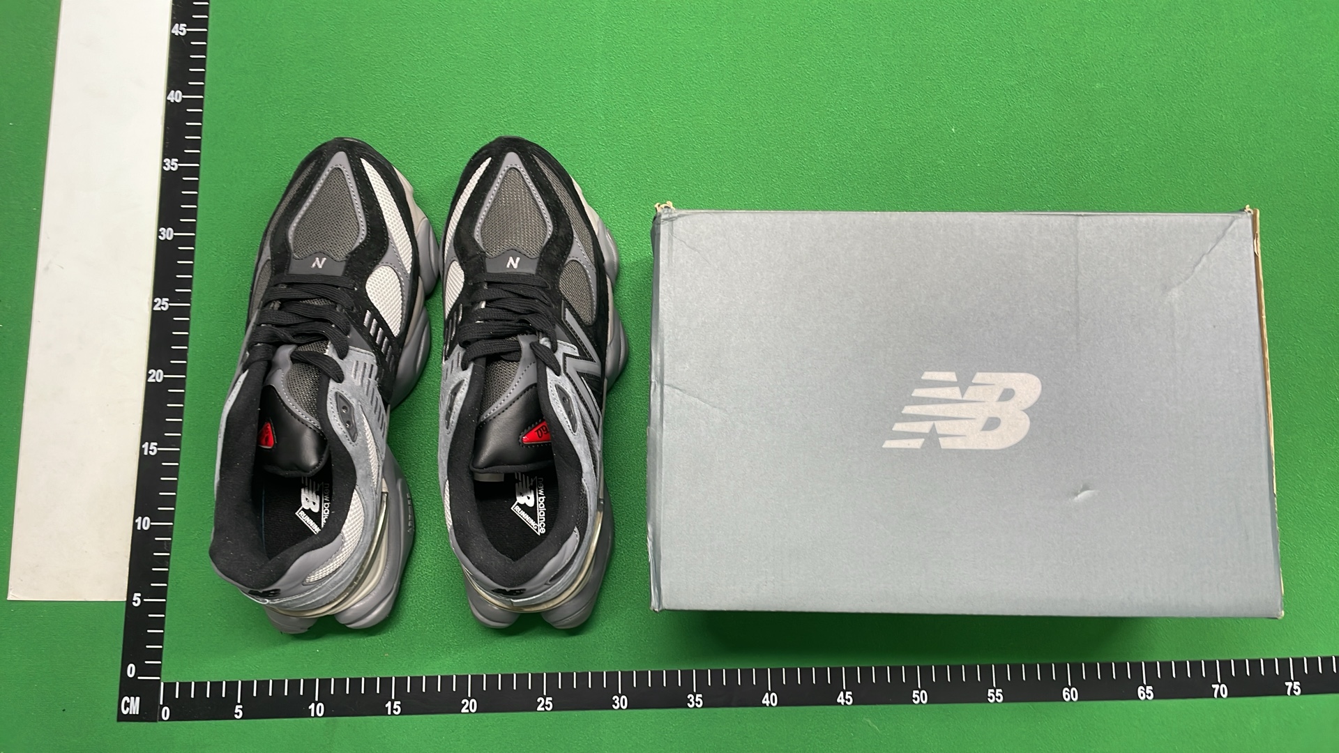 New Balance 9060 NBBM0718ZNL Sneakers