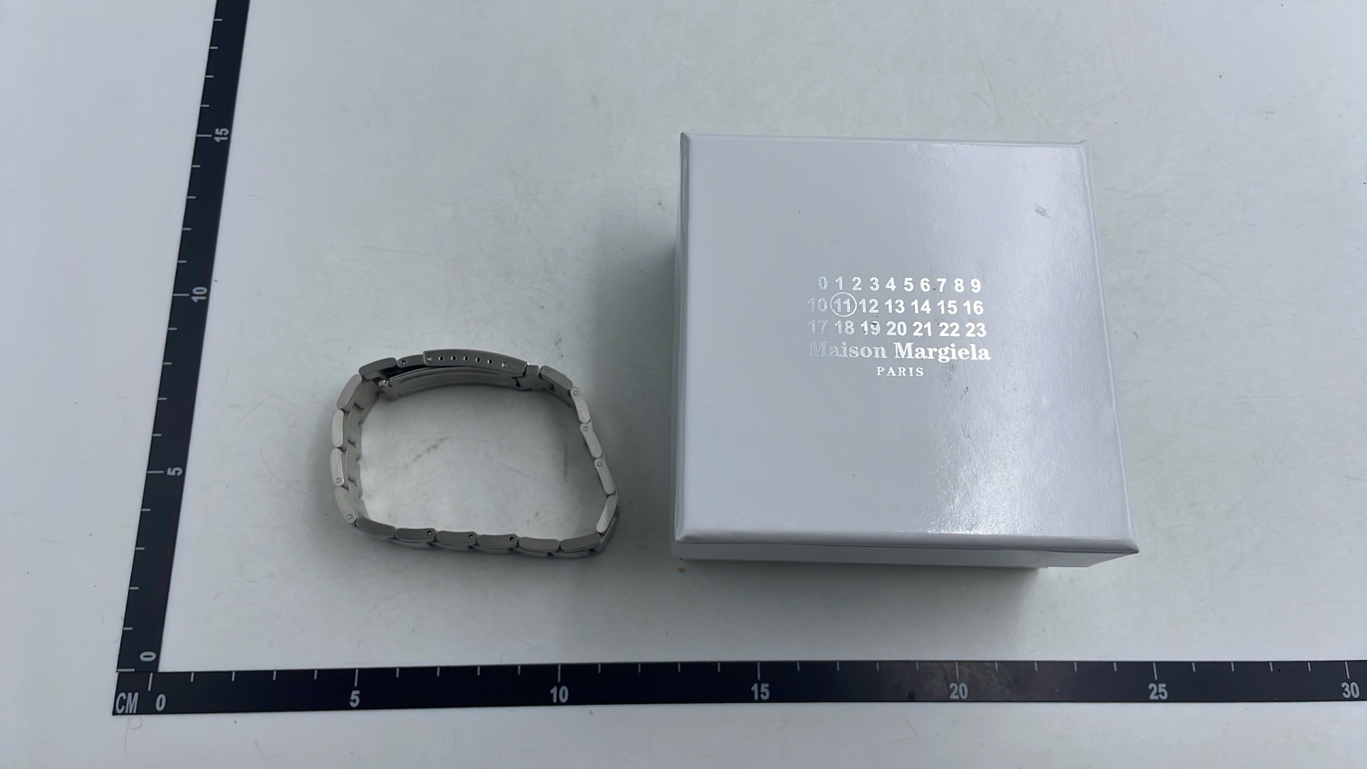 Stainless Steel Magnetic Bracelet with Daily Calendar - Modern Design