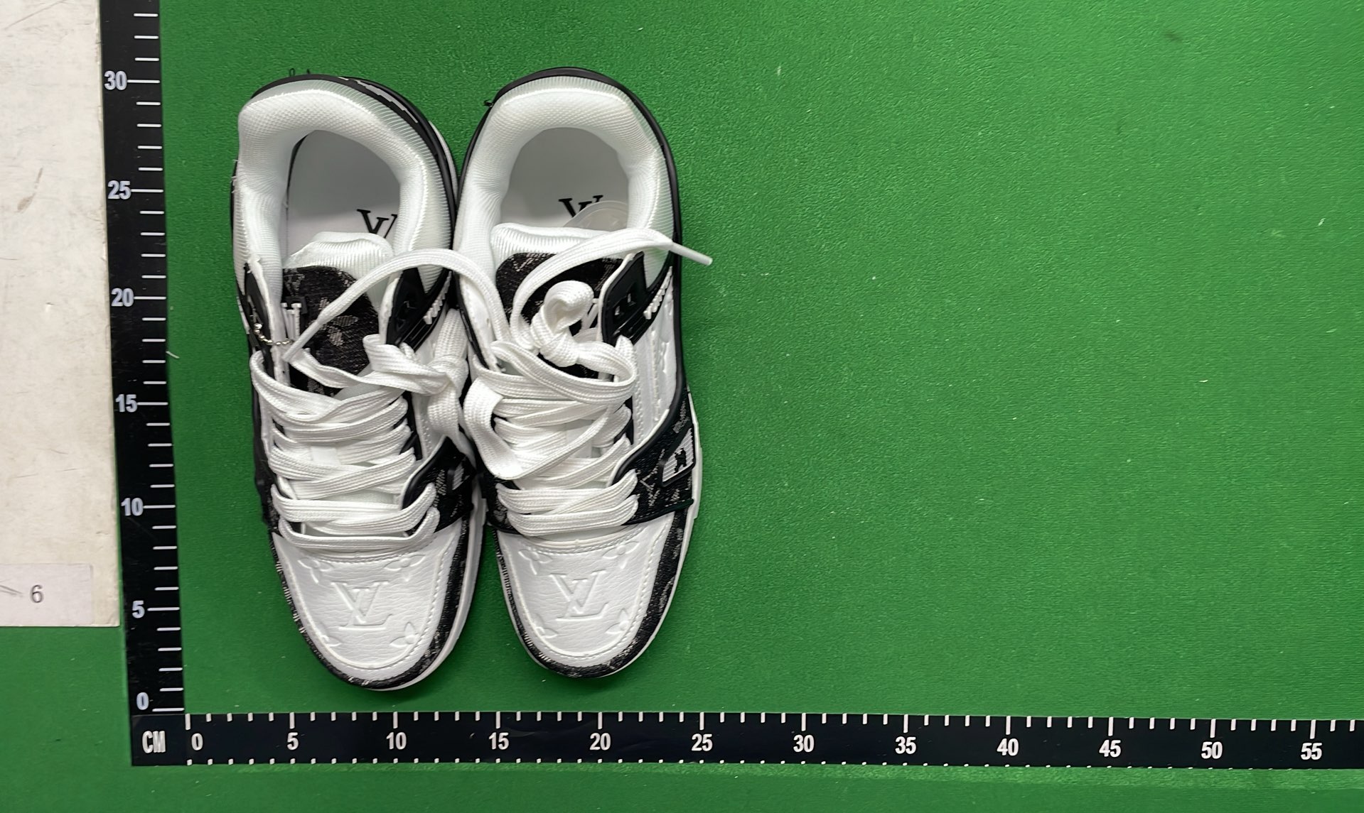 LV Monogram Sneakers Men Women Fashion Sport Shoes