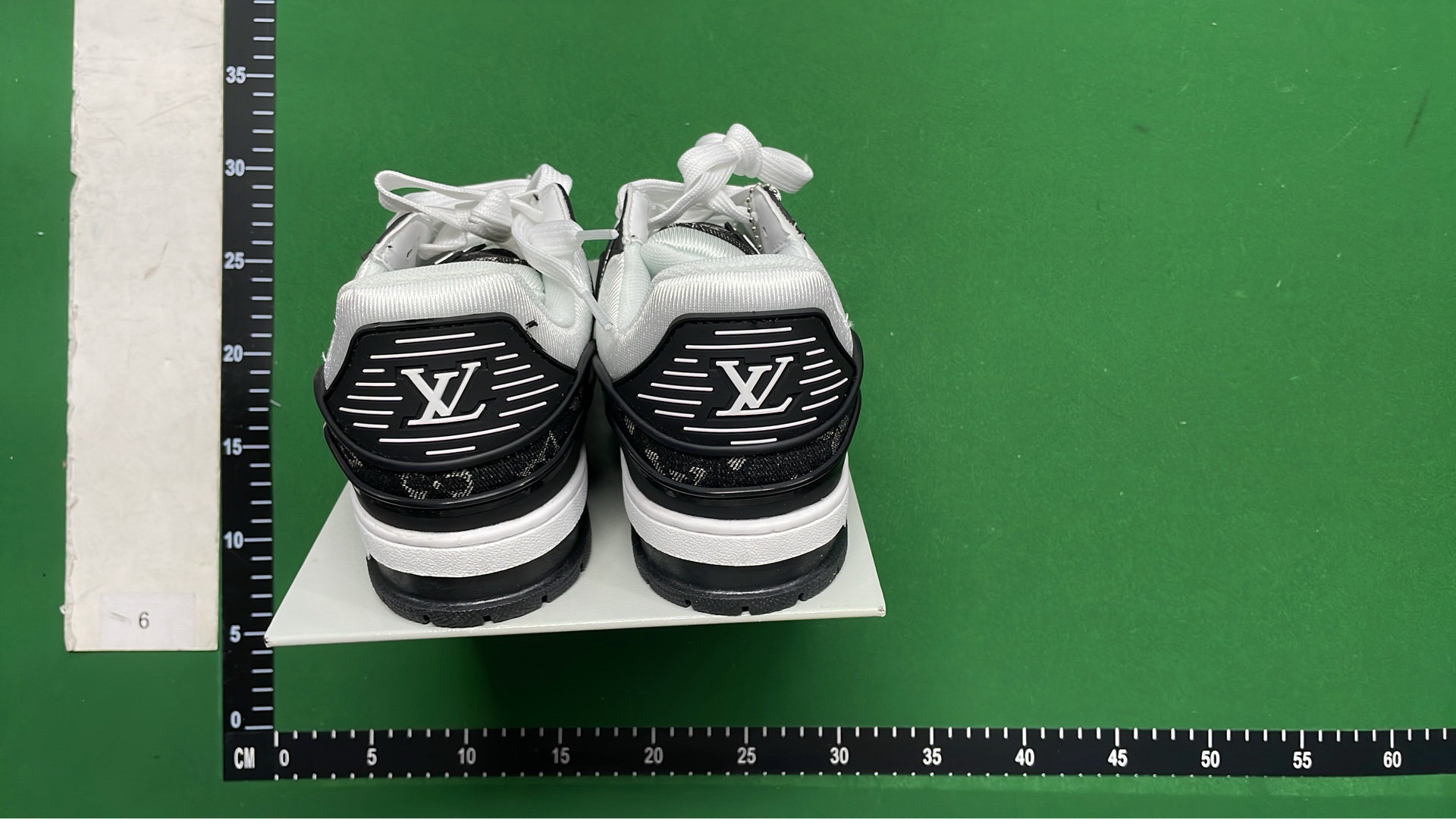 LV Monogram Sneakers Men Women Fashion Sport Shoes