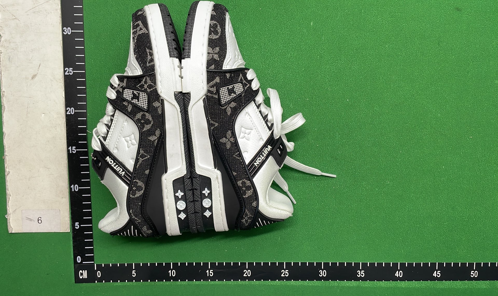 LV Monogram Sneakers Men Women Fashion Sport Shoes