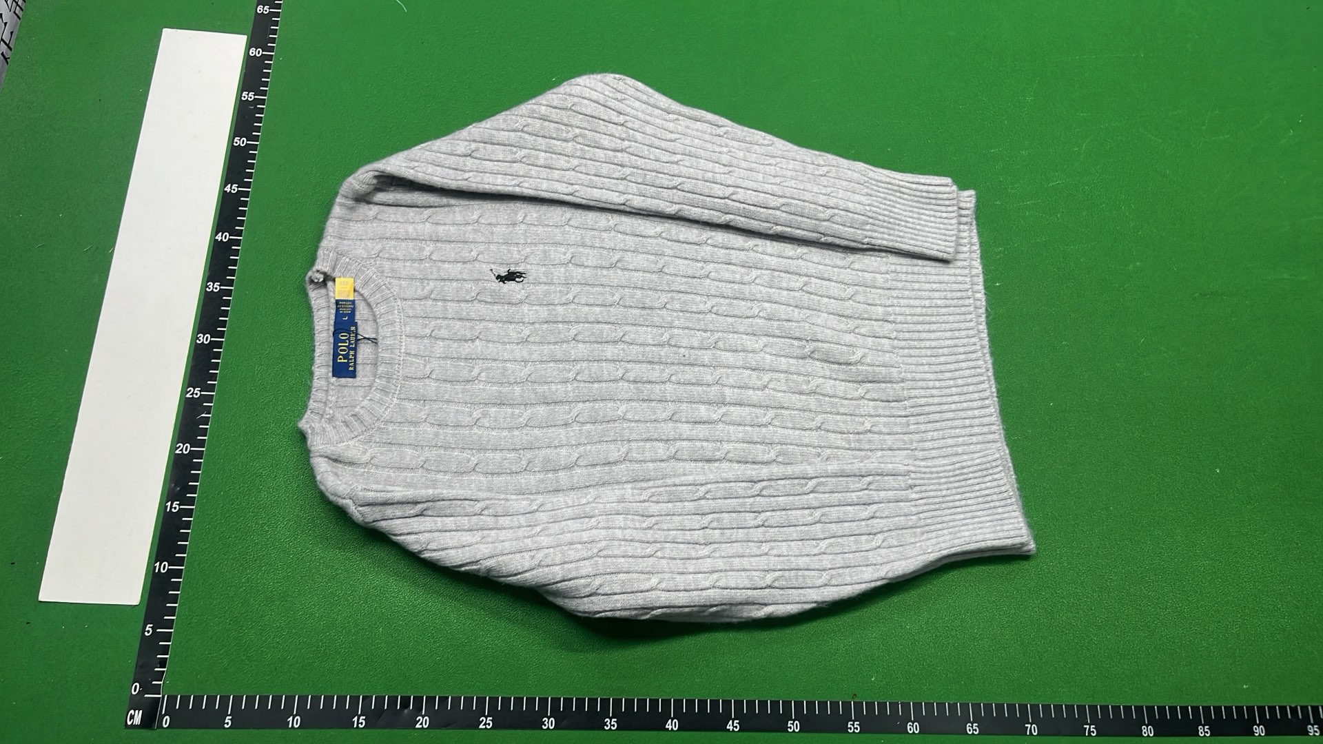 Men's Gray Cable Knit Sweater - Classic Crew Neck Design