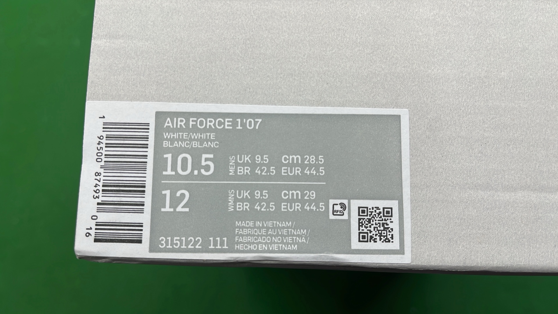 Nike Air Force 1 Low Supreme Collaboration Sneakers