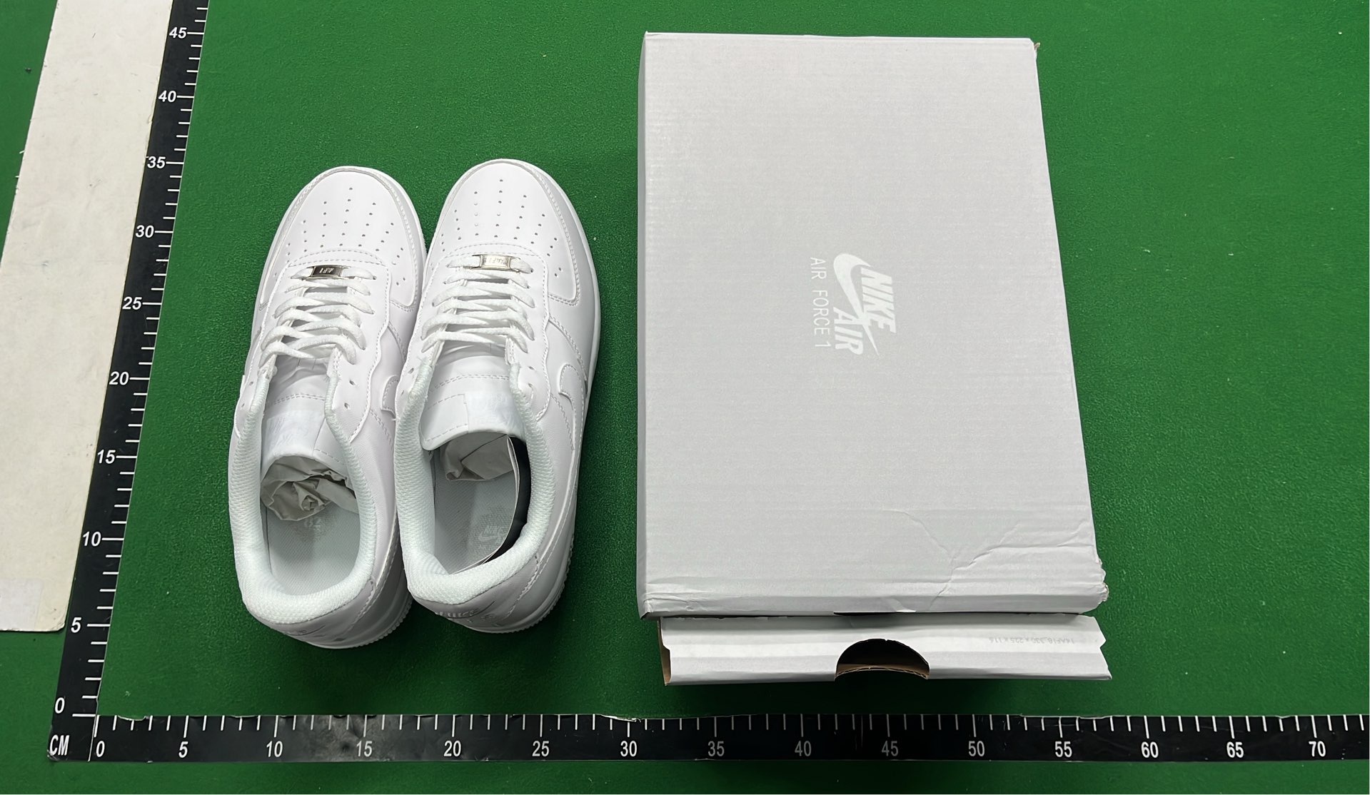 Nike Air Force 1 Low Supreme Collaboration Sneakers