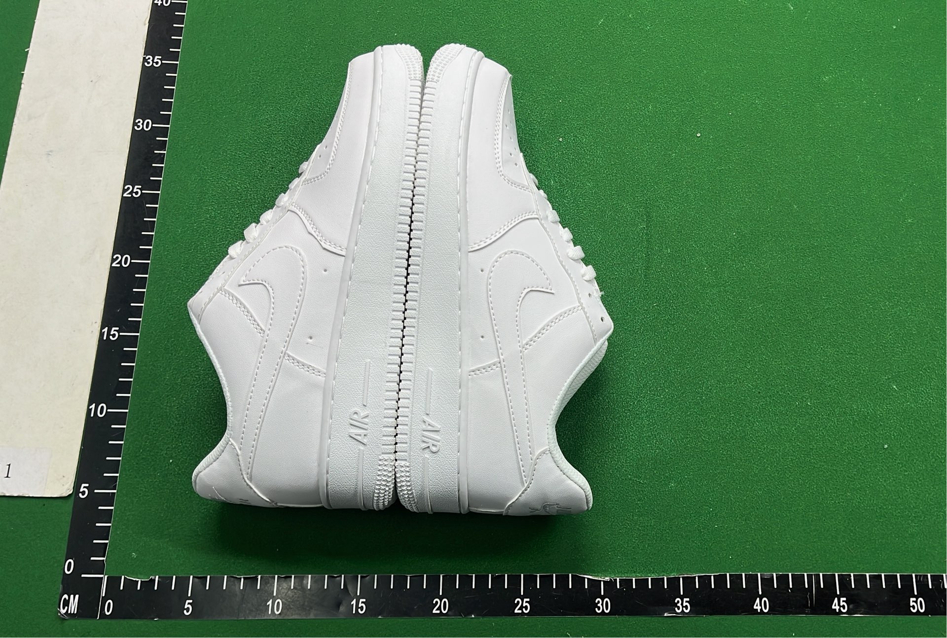 Nike Air Force 1 Low Supreme Collaboration Sneakers