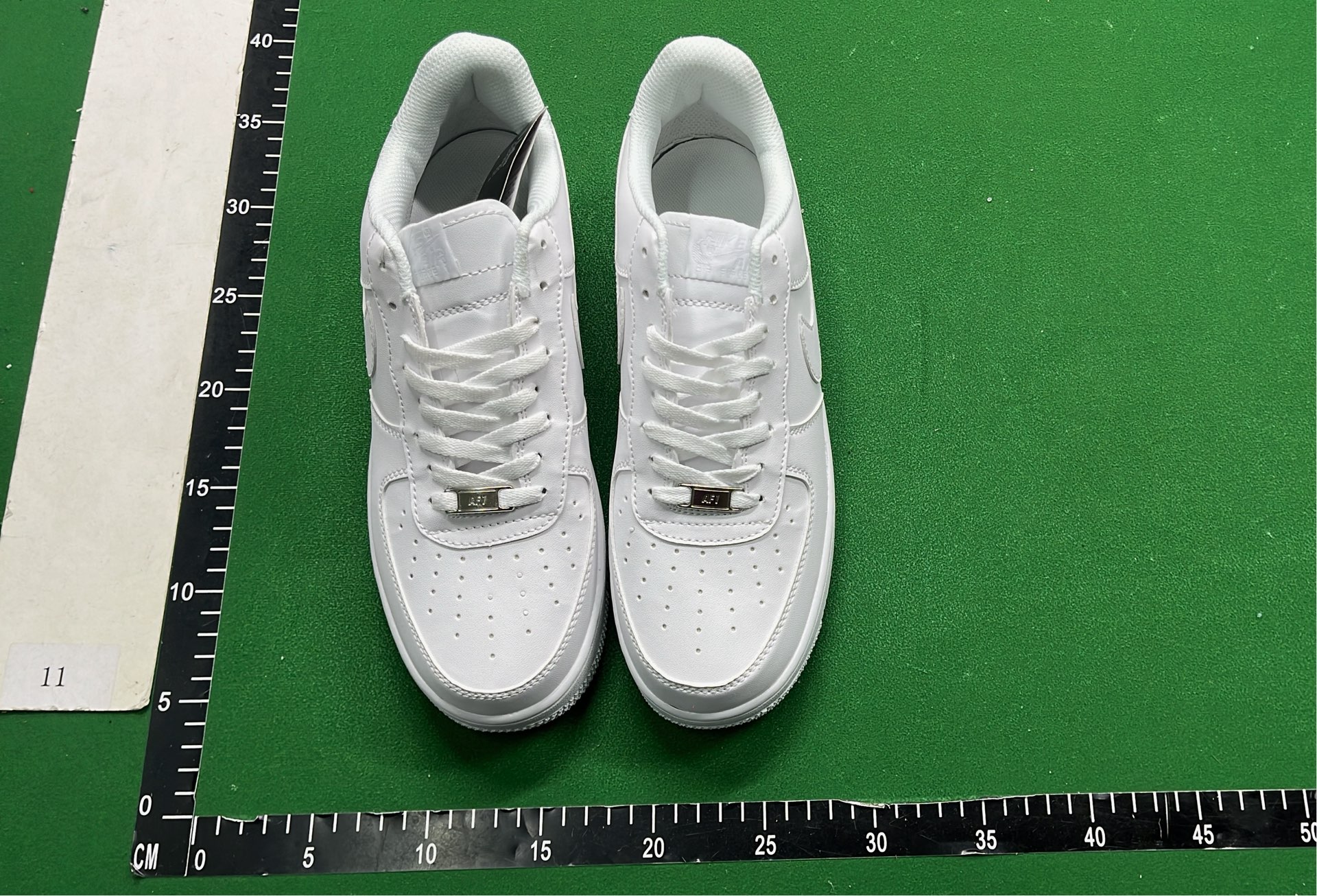 Nike Air Force 1 Low Supreme Collaboration Sneakers
