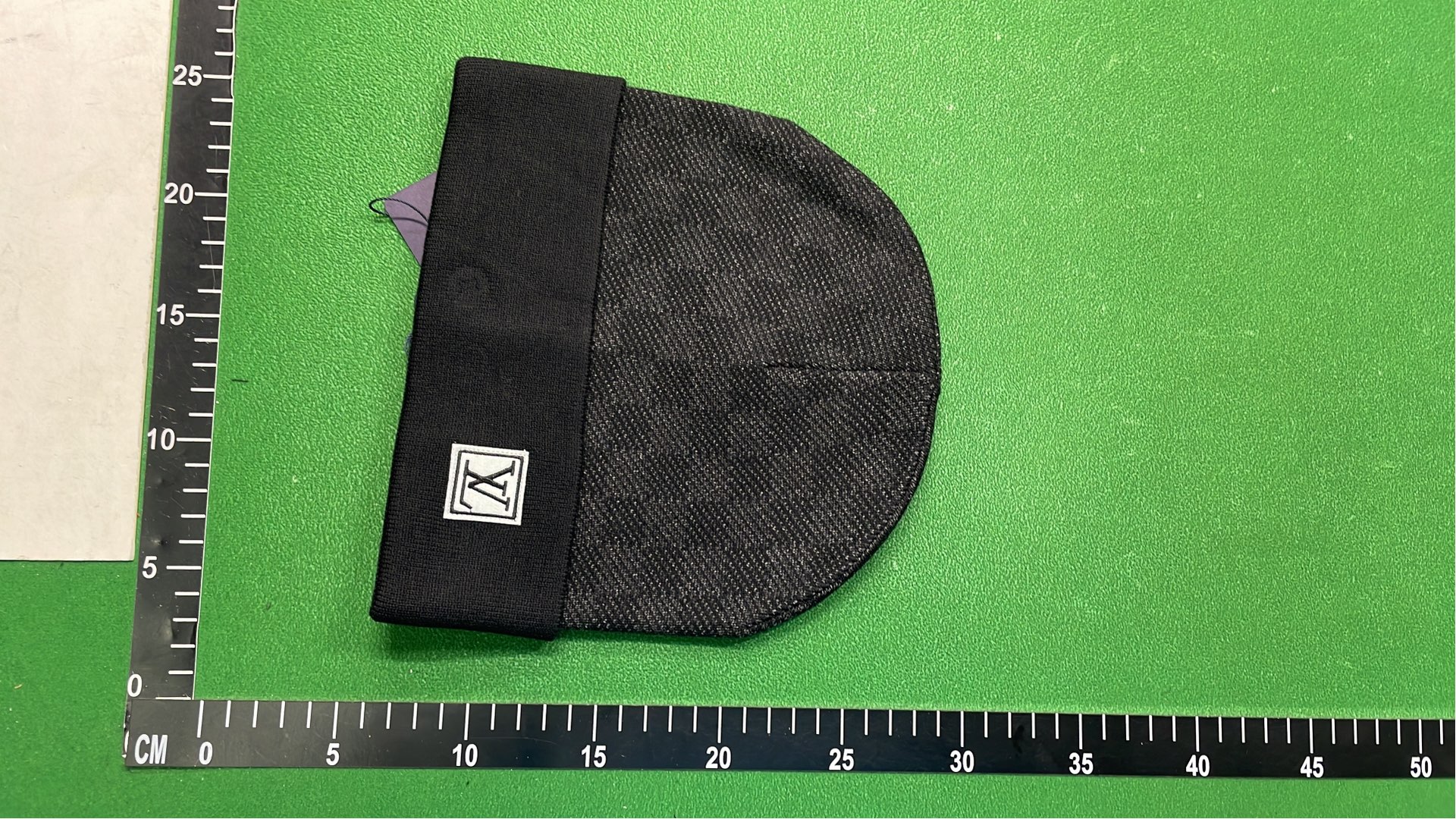 223# Pink Beanie Hat with Logo Dust Bag