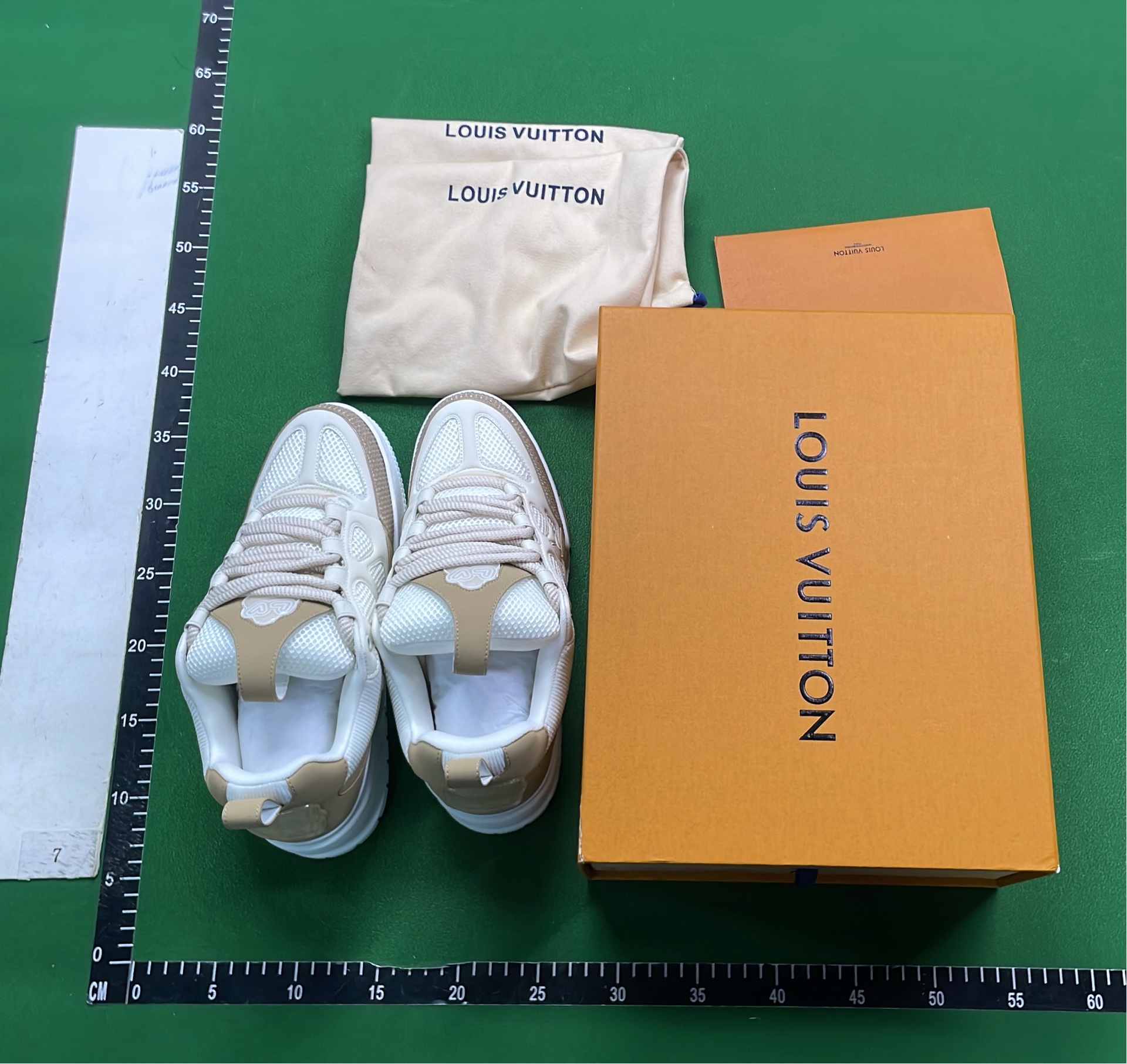 Top-Level Version Lightning Delivery Sneakers for Men and Women
