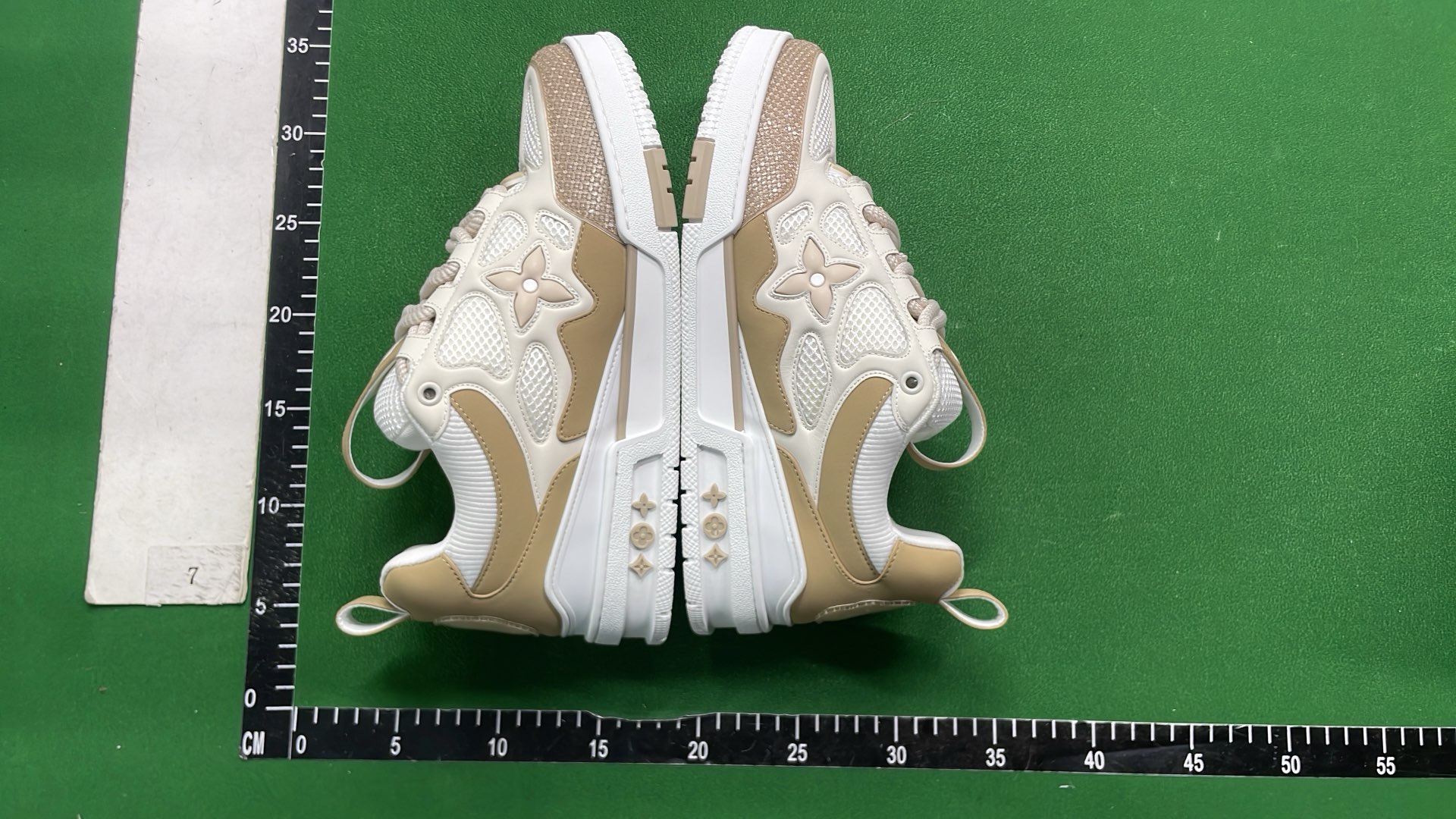 Top-Level Version Lightning Delivery Sneakers for Men and Women