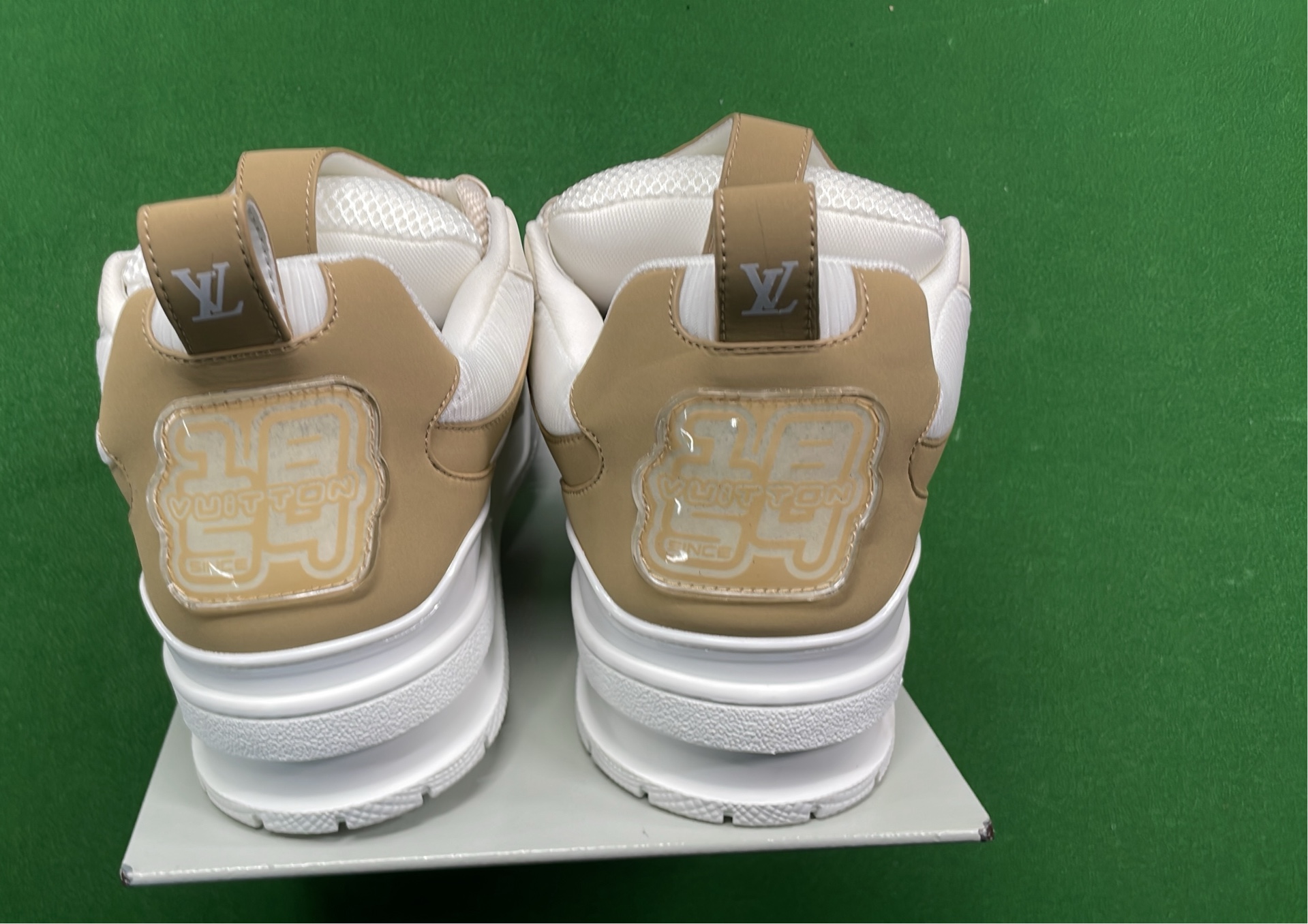 Top-Level Version Lightning Delivery Sneakers for Men and Women