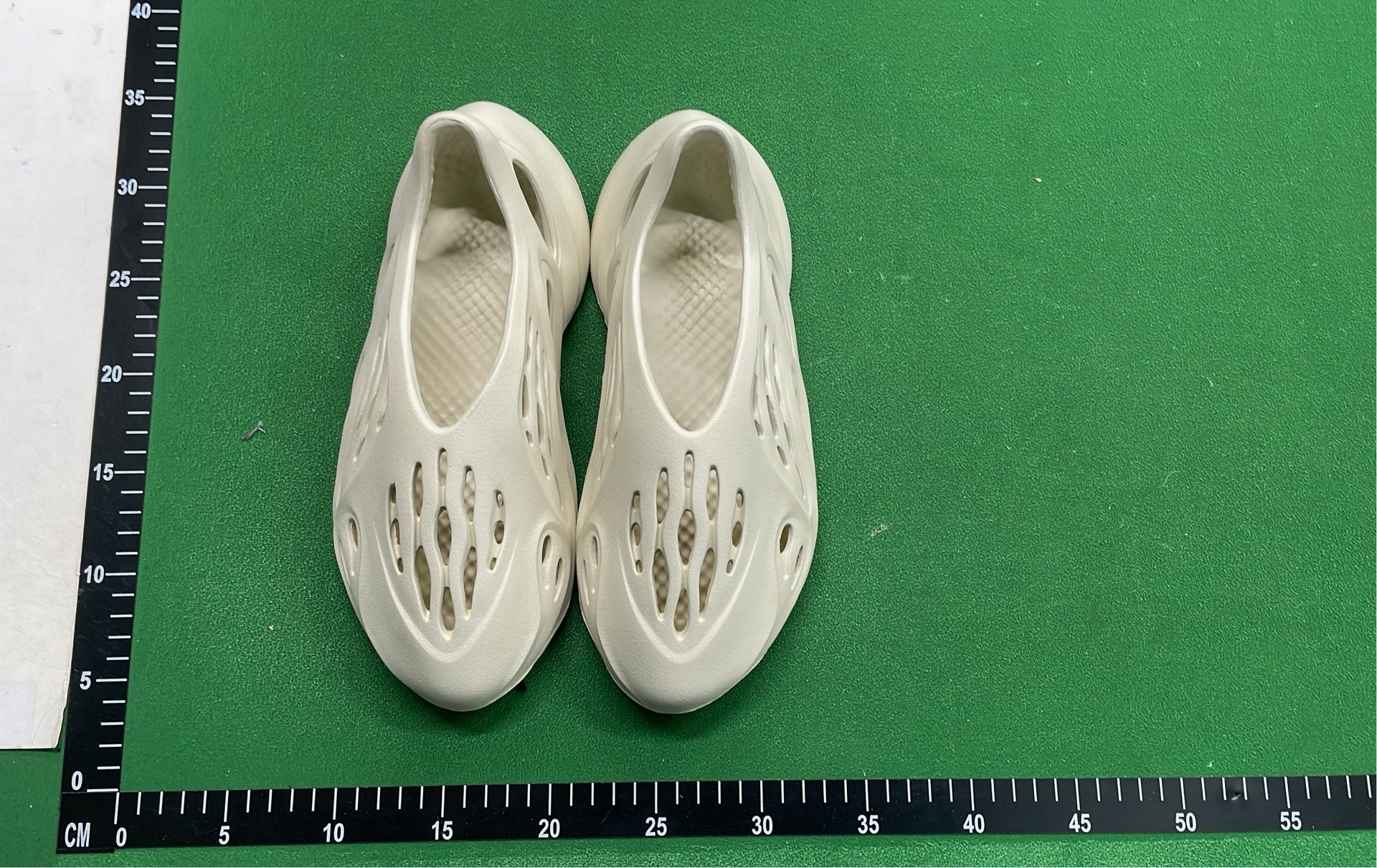 Yeezy Slide Sandals - Comfortable Lightweight Footwear