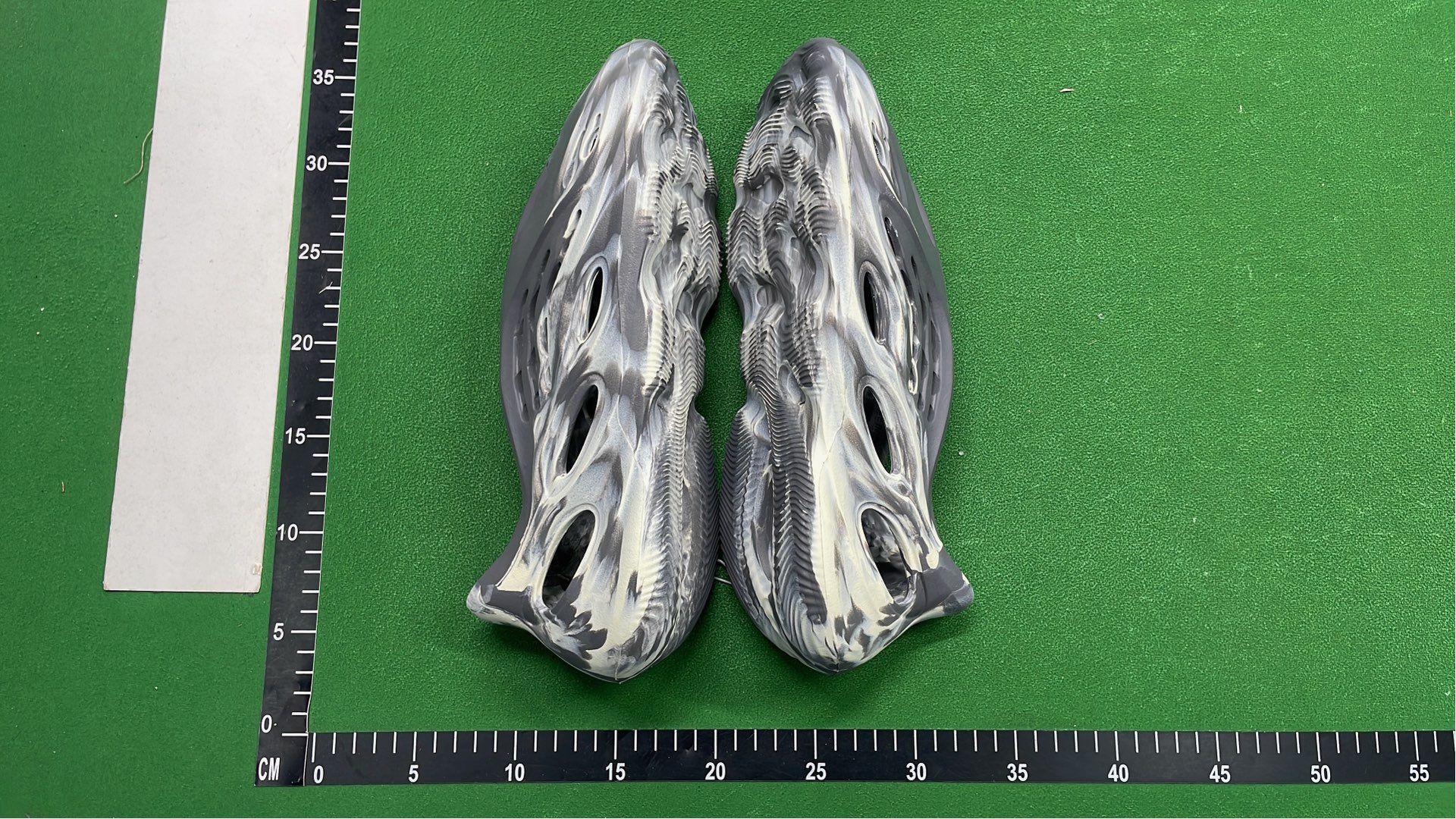 Yeezy Slide Sandals - Comfortable Lightweight Footwear