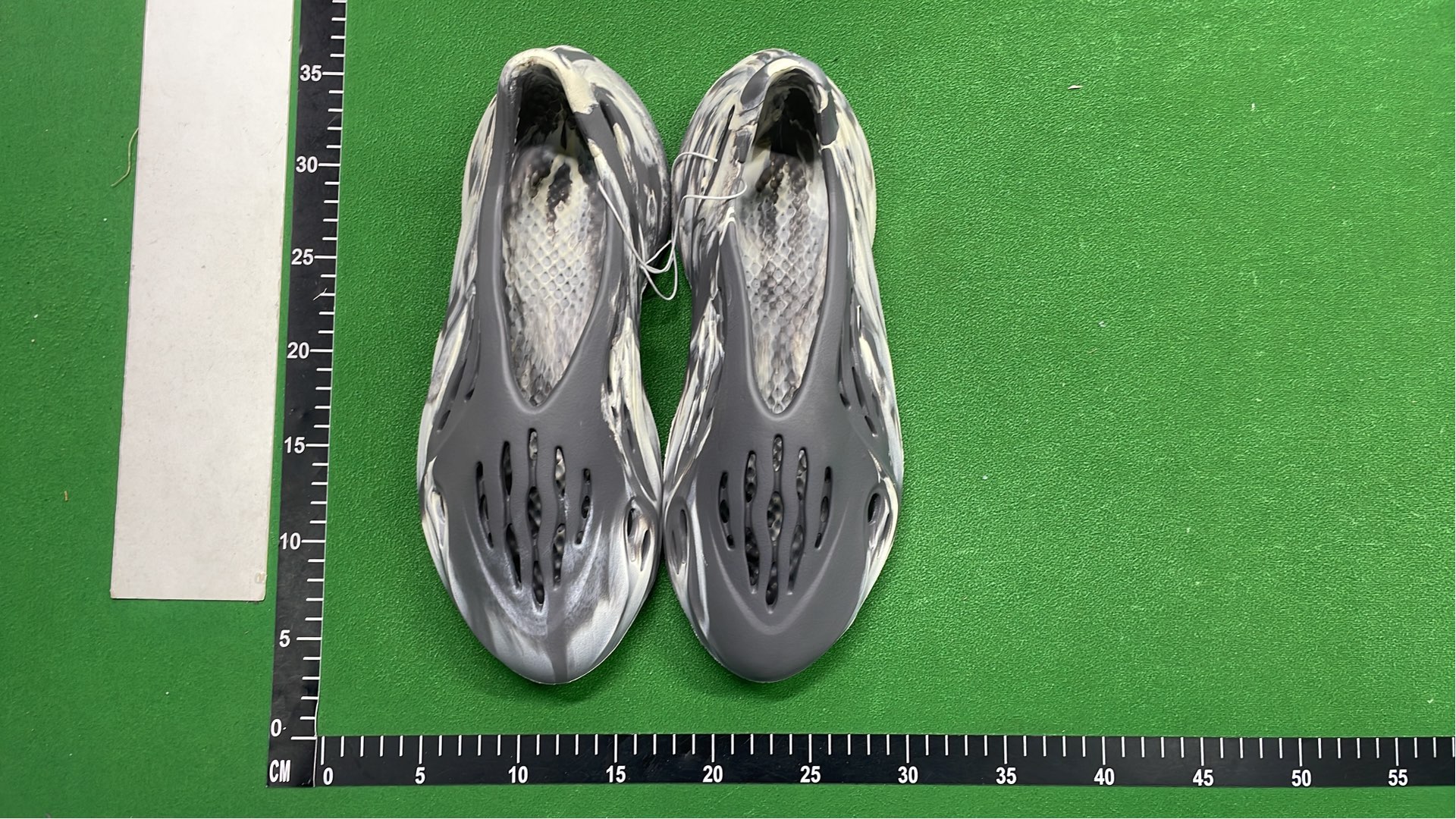 Yeezy Slide Sandals - Comfortable Lightweight Footwear
