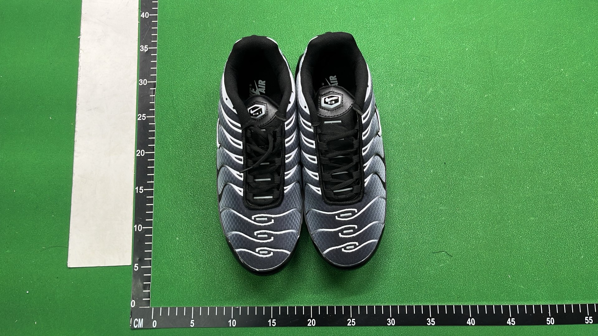 Nike Air Max Plus TN Running Shoes - Men's Athletic Sneakers