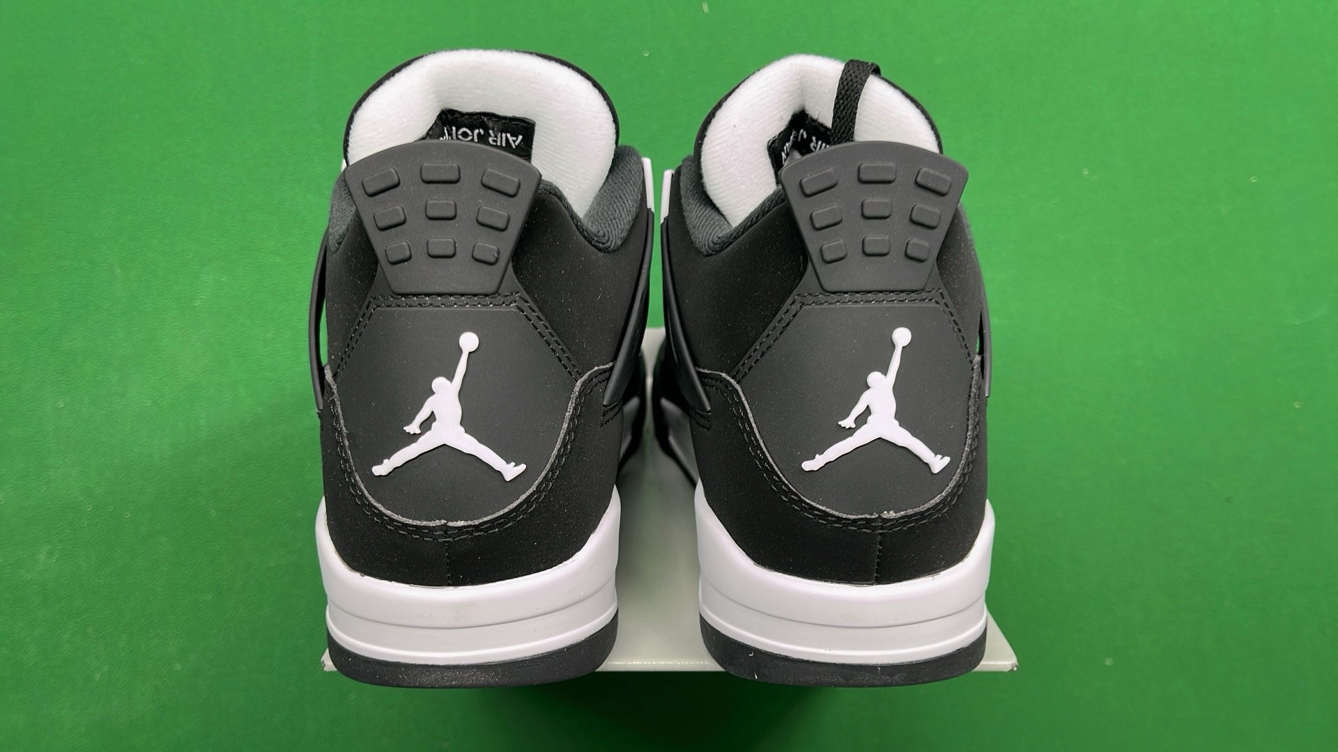 Air Jordan 4 Retro Shoes - Multiple Colorways