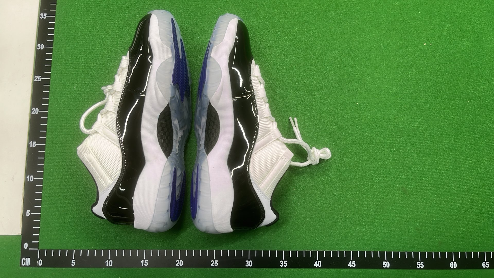 Air Jordan 11 Retro Black White Men's Basketball Shoes