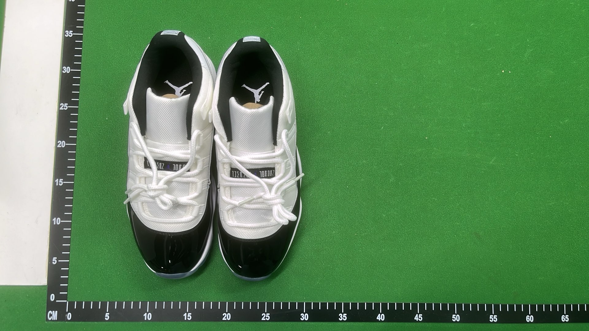 Air Jordan 11 Retro Black White Men's Basketball Shoes
