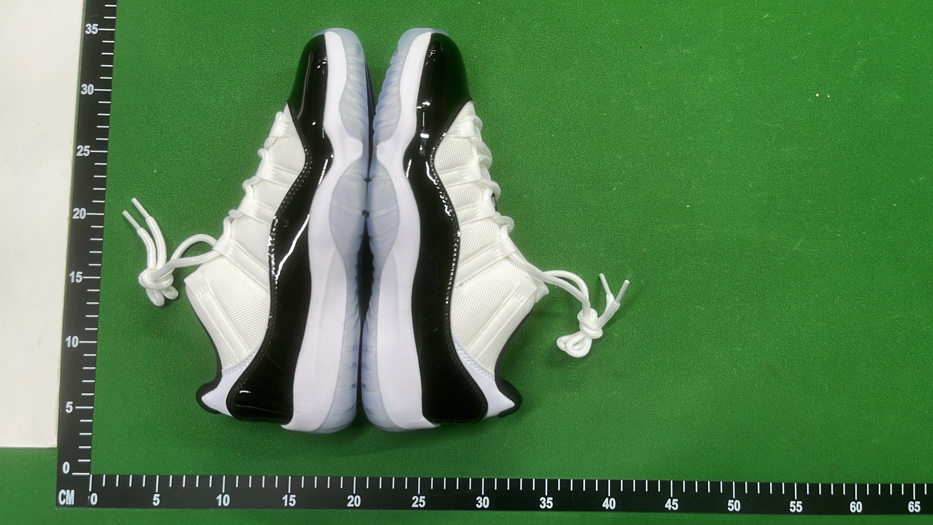 Air Jordan 11 Retro Black White Men's Basketball Shoes