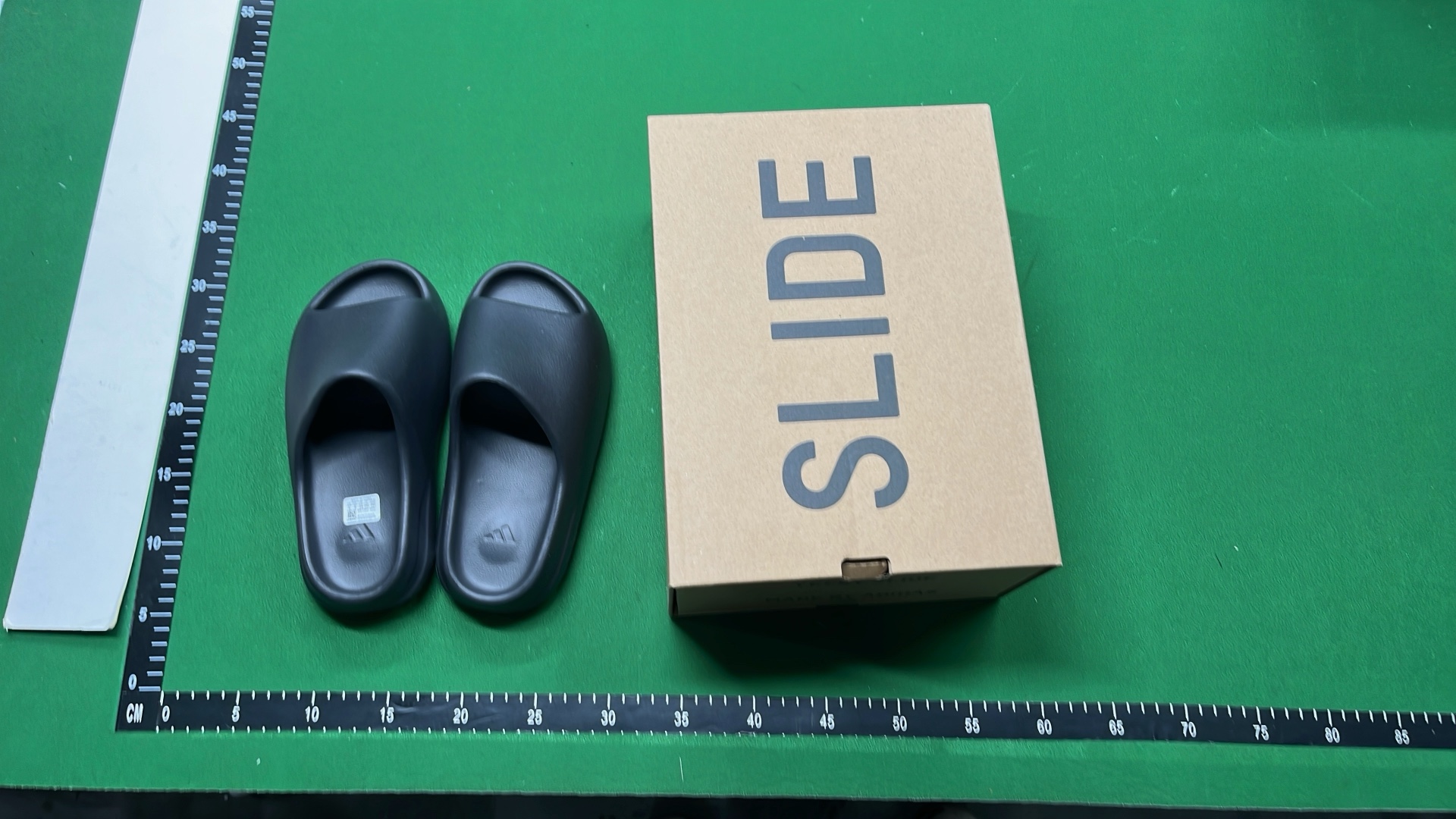 Yeezy Slide Bone Beige Sandals FZ5897