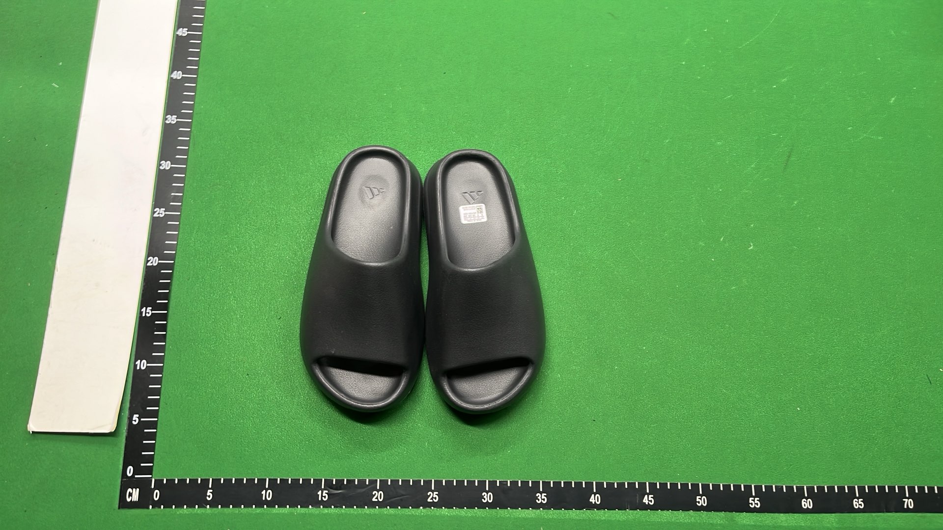 Yeezy Slide Bone Beige Sandals FZ5897