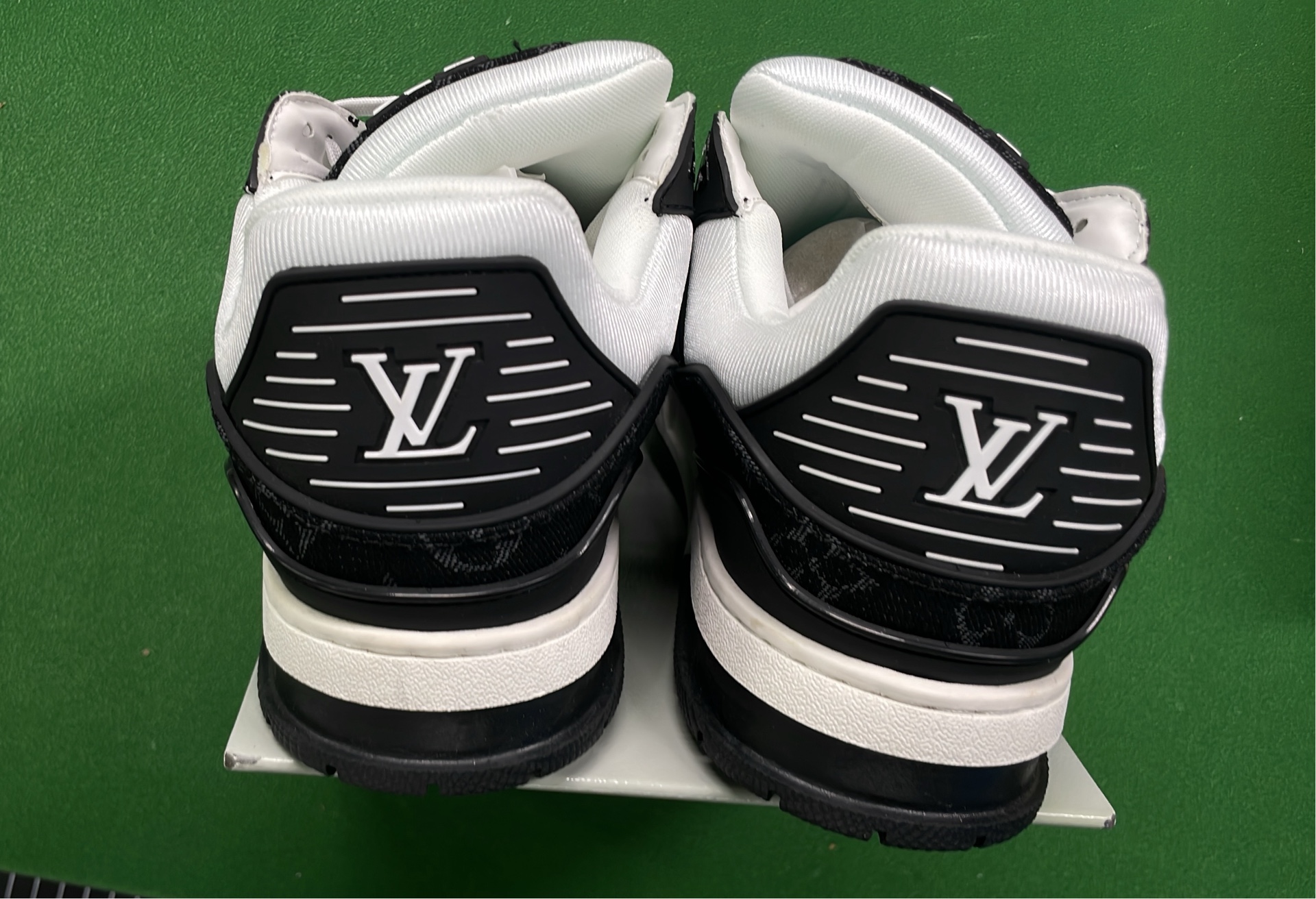 Louis Vuitton x Supreme Trainer Sneakers - Limited Edition