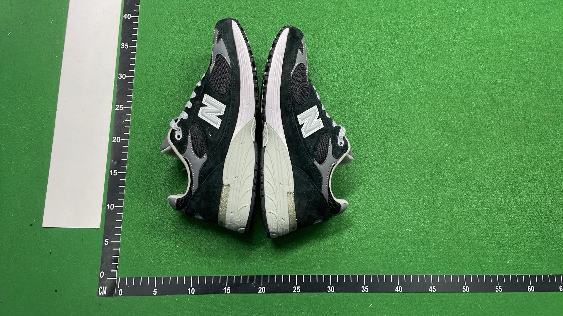 New Balance NB 990 V4（30+）  in the Best OopBuy Spreadsheet QC photos