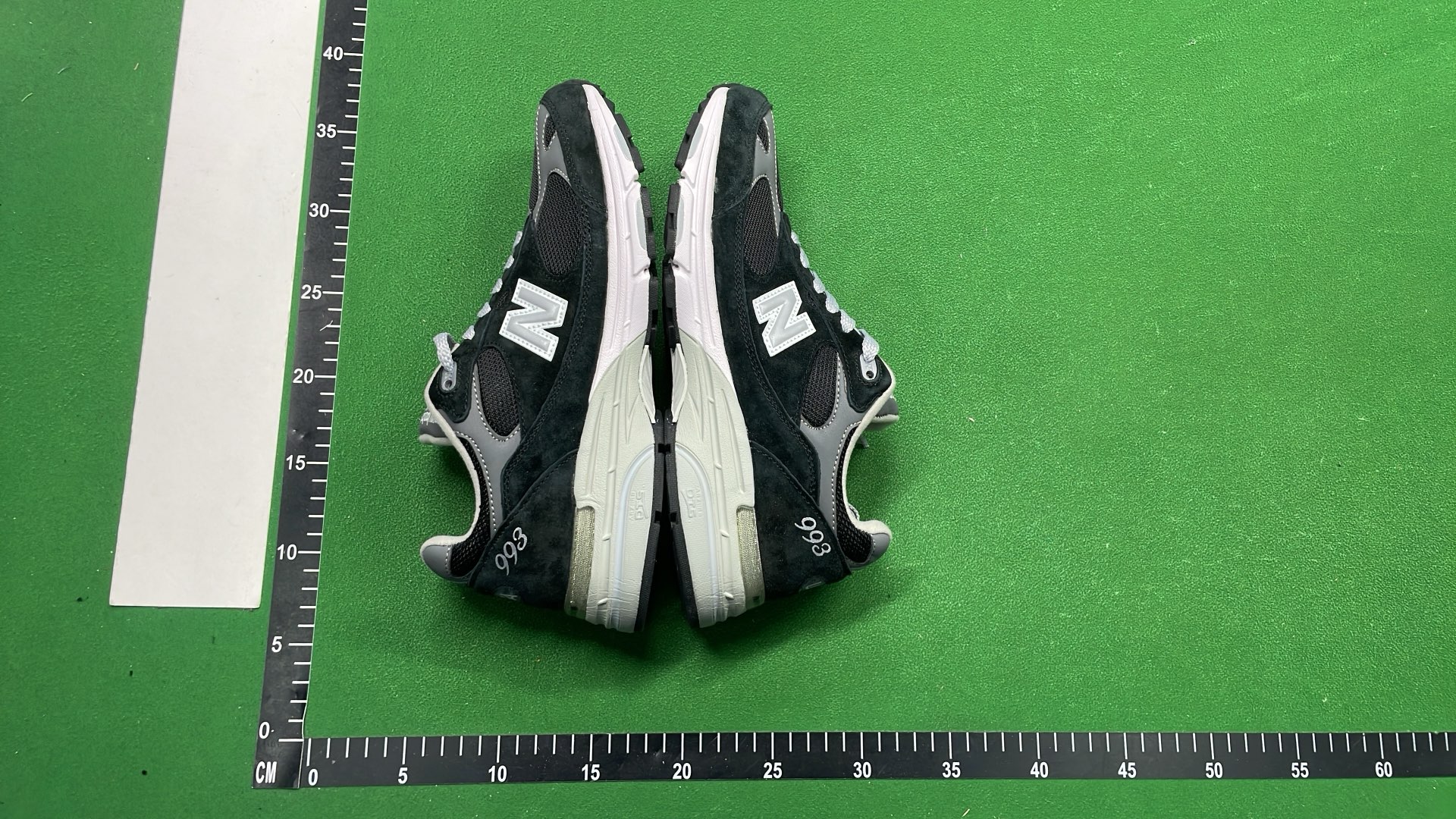 New Balance NB 990 V4（30+）  in the Best OopBuy Spreadsheet QC photos