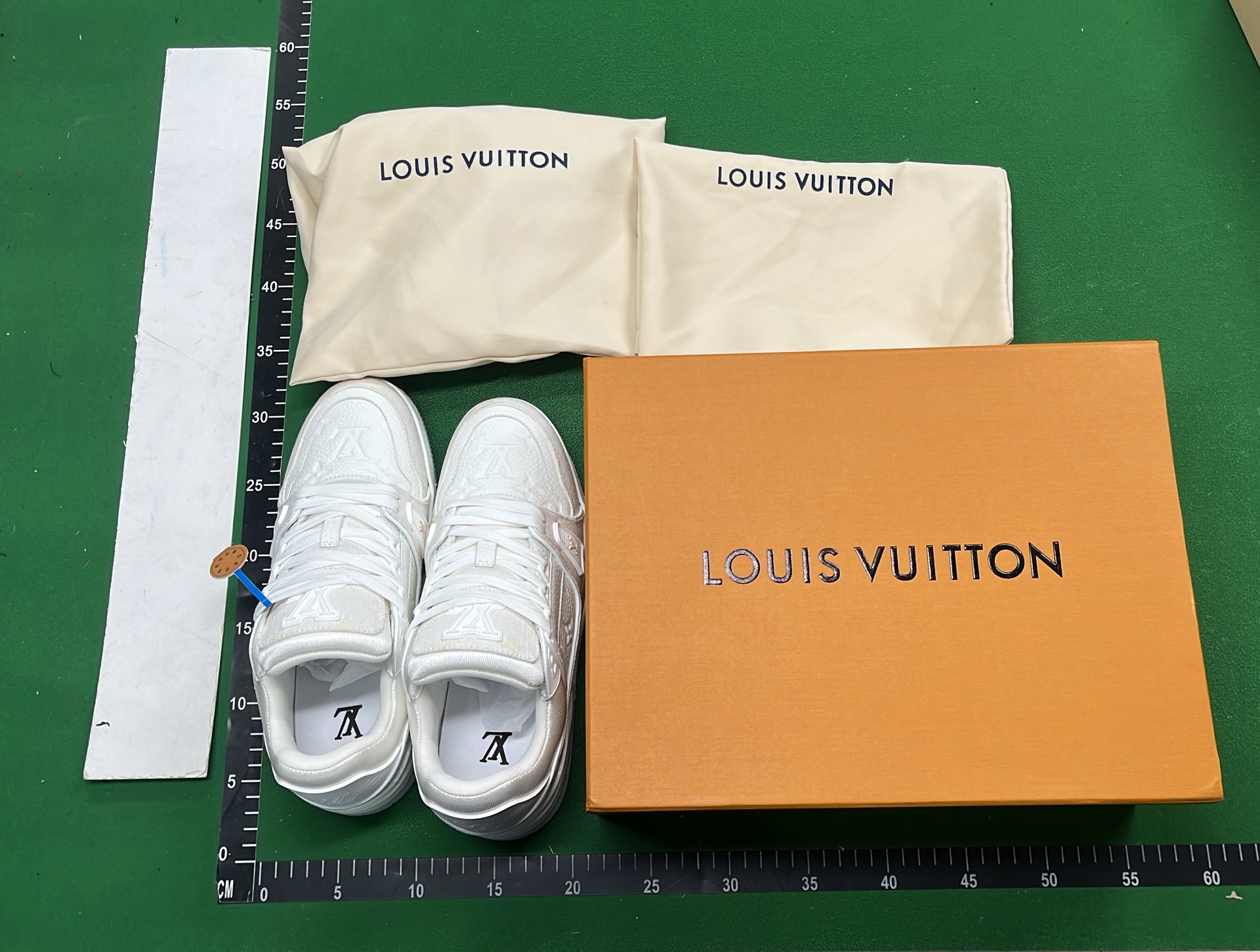 1:1 Batch LOUIS VUITTON Trainer Shoes  in the Best OopBuy Spreadsheet QC photos