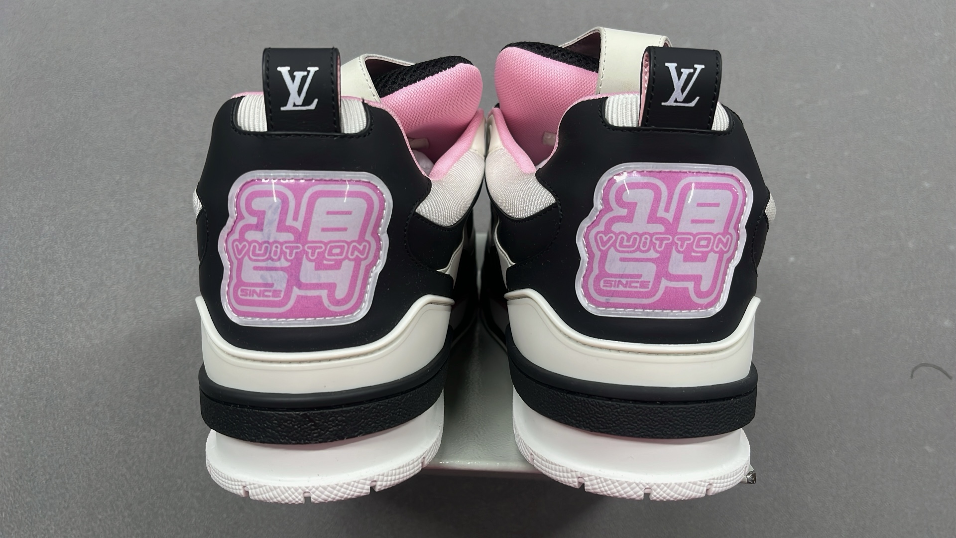 1:1 Batch LOUIS VUITTON shoes-1  in the Best OopBuy Spreadsheet QC photos