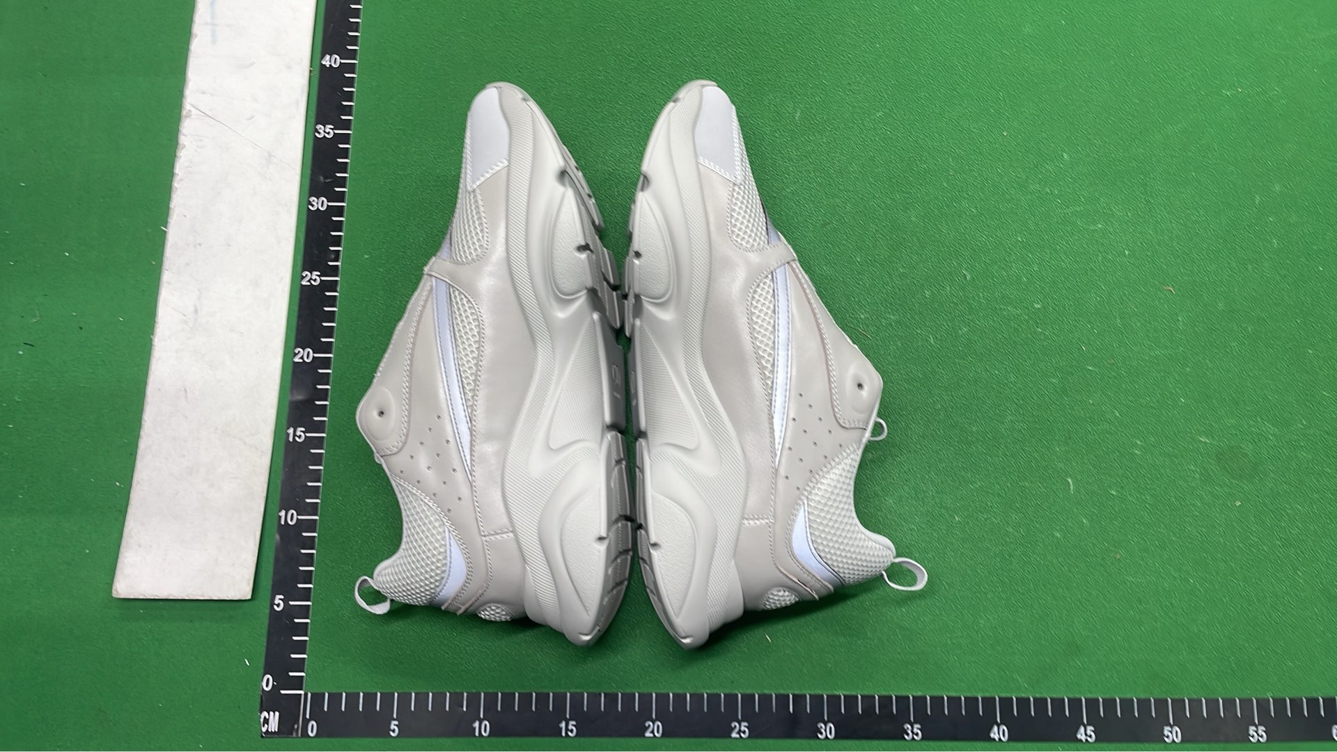 1:1 Batch DIOR B22 Shoes-1  in the Best OopBuy Spreadsheet QC photos