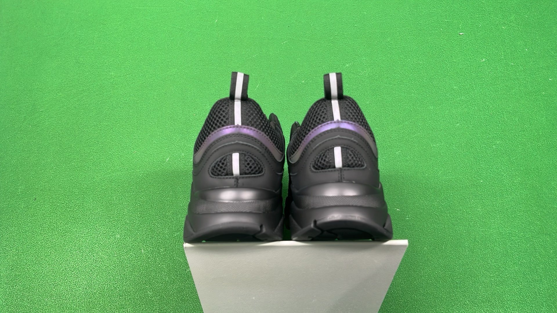 1:1 Batch DIOR B22 Shoes-1  in the Best OopBuy Spreadsheet QC photos