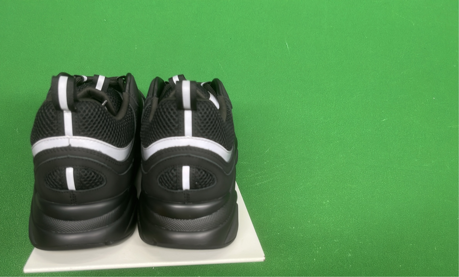 1:1 Batch DIOR B22 Shoes-1  in the Best OopBuy Spreadsheet QC photos