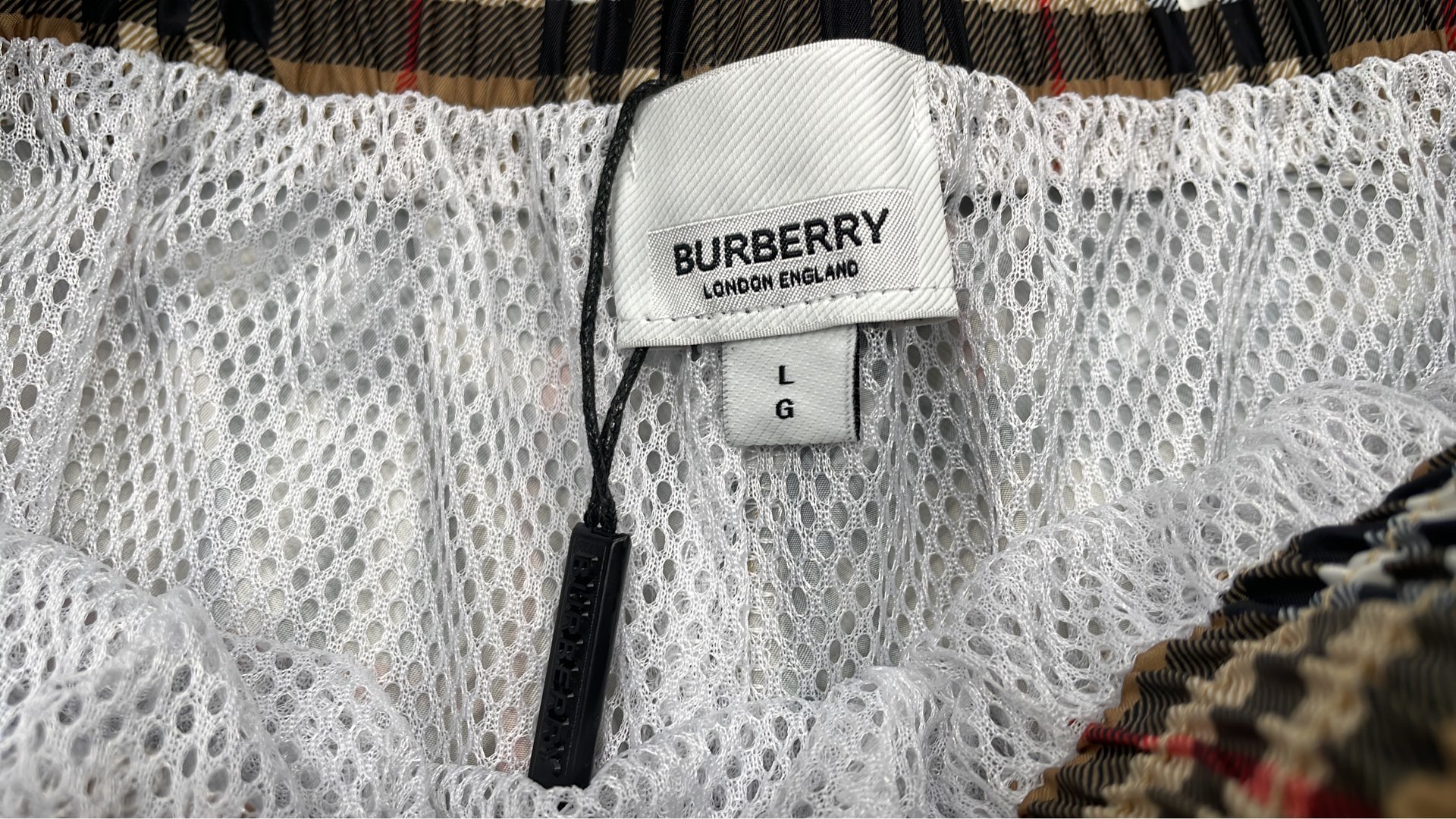 1:1 Batch Burberry shorts  in the Best OopBuy Spreadsheet QC photos