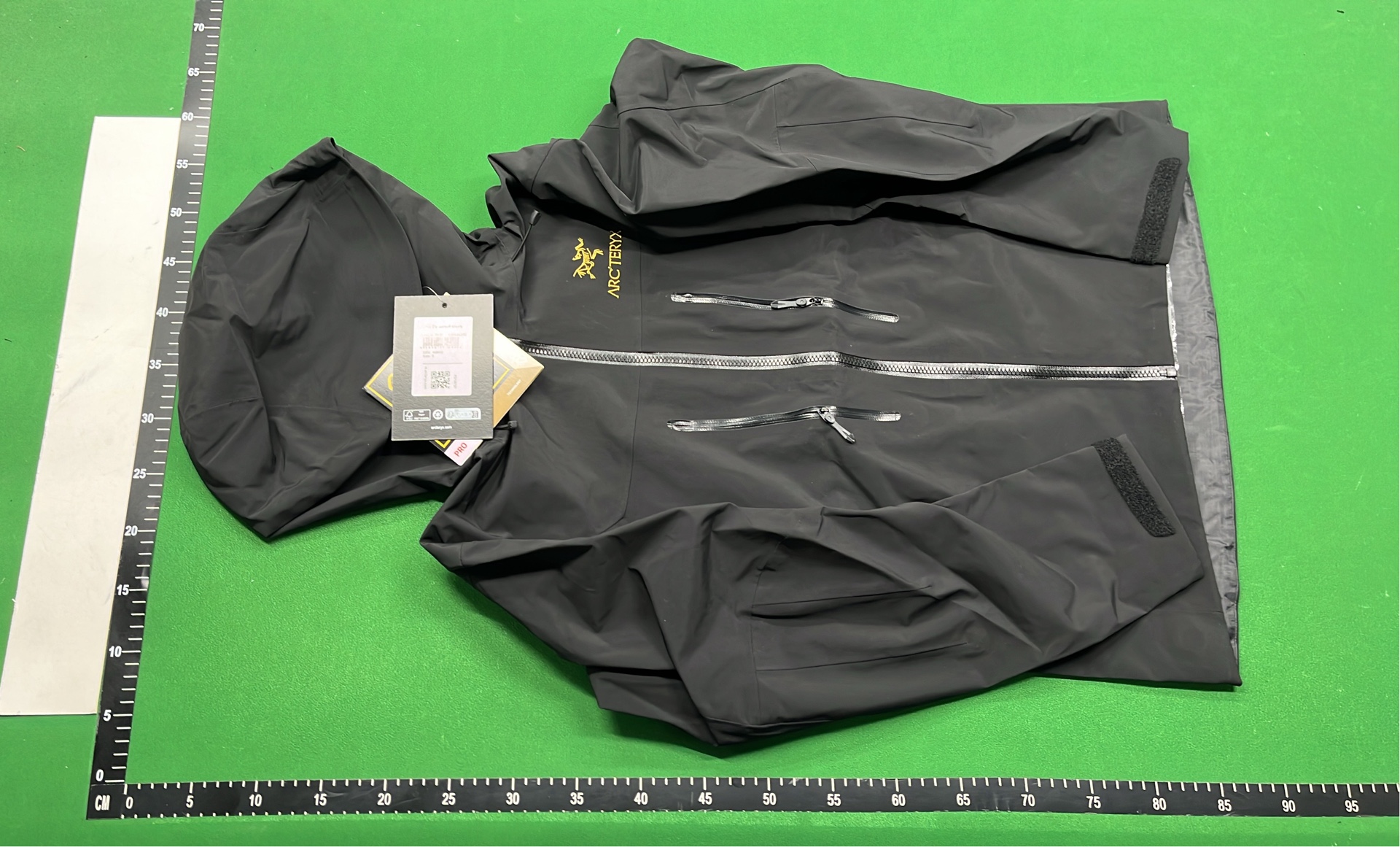 Men's Beta AR Jacket - Waterproof Hiking & Outdoor Performance Coat