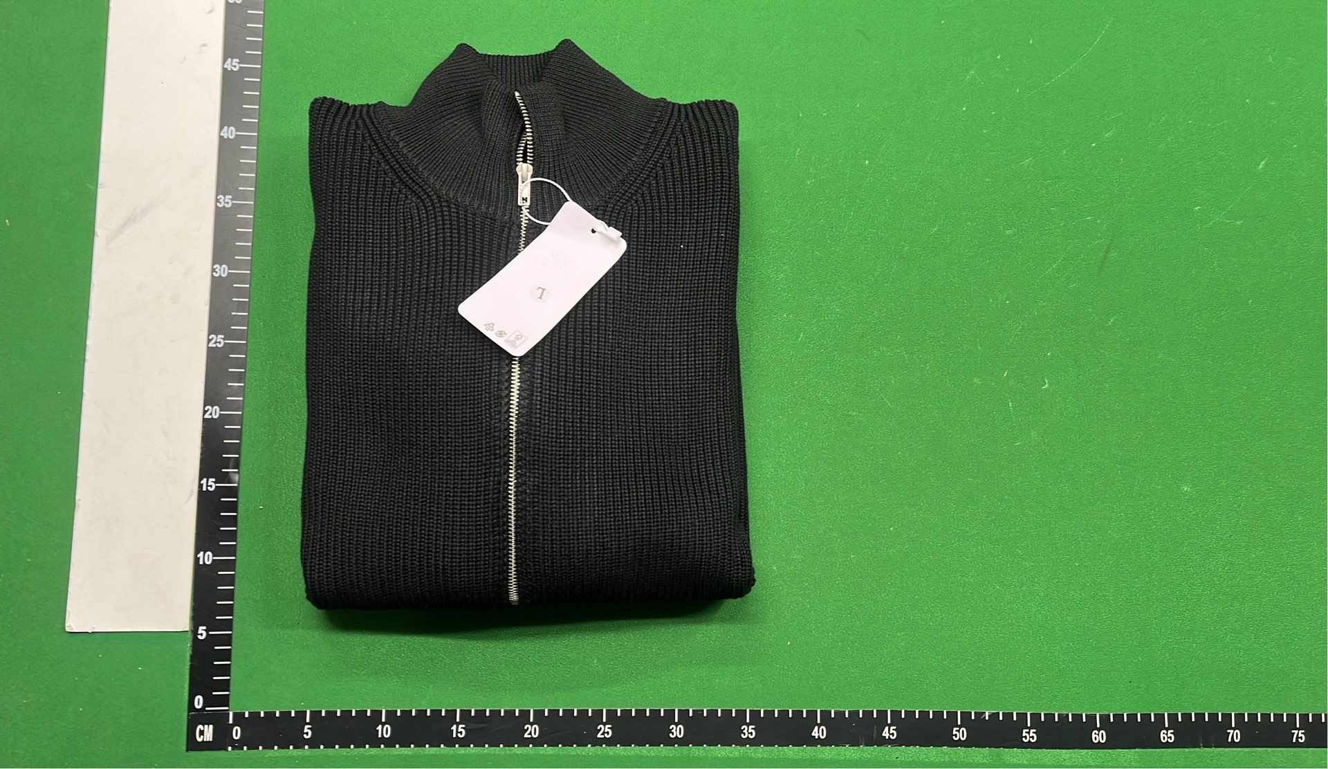 Men's Ribbed Zip-Up Sweater in Dark Gray