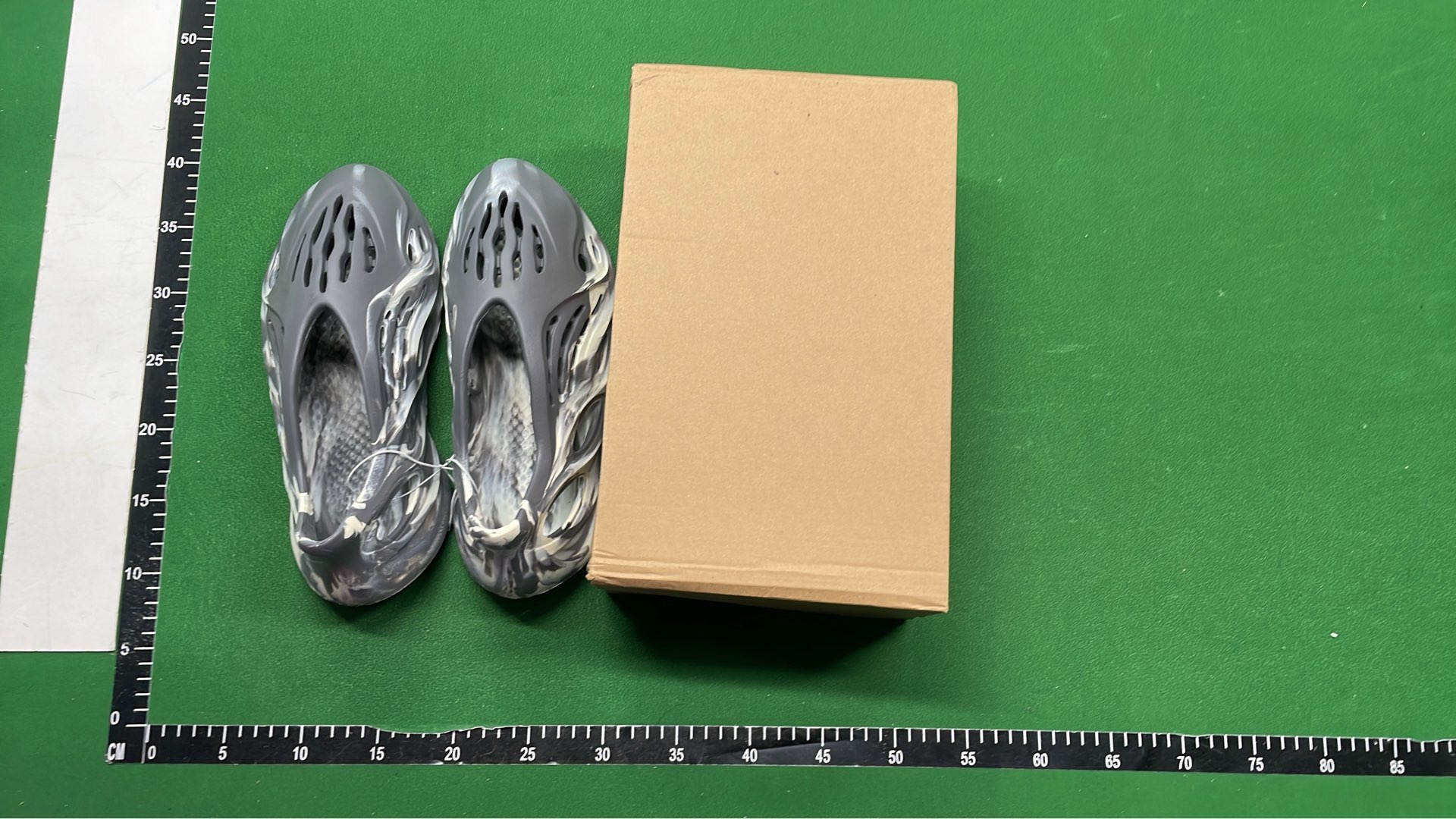 Yeezy Slide Sandals - Comfortable Lightweight Footwear