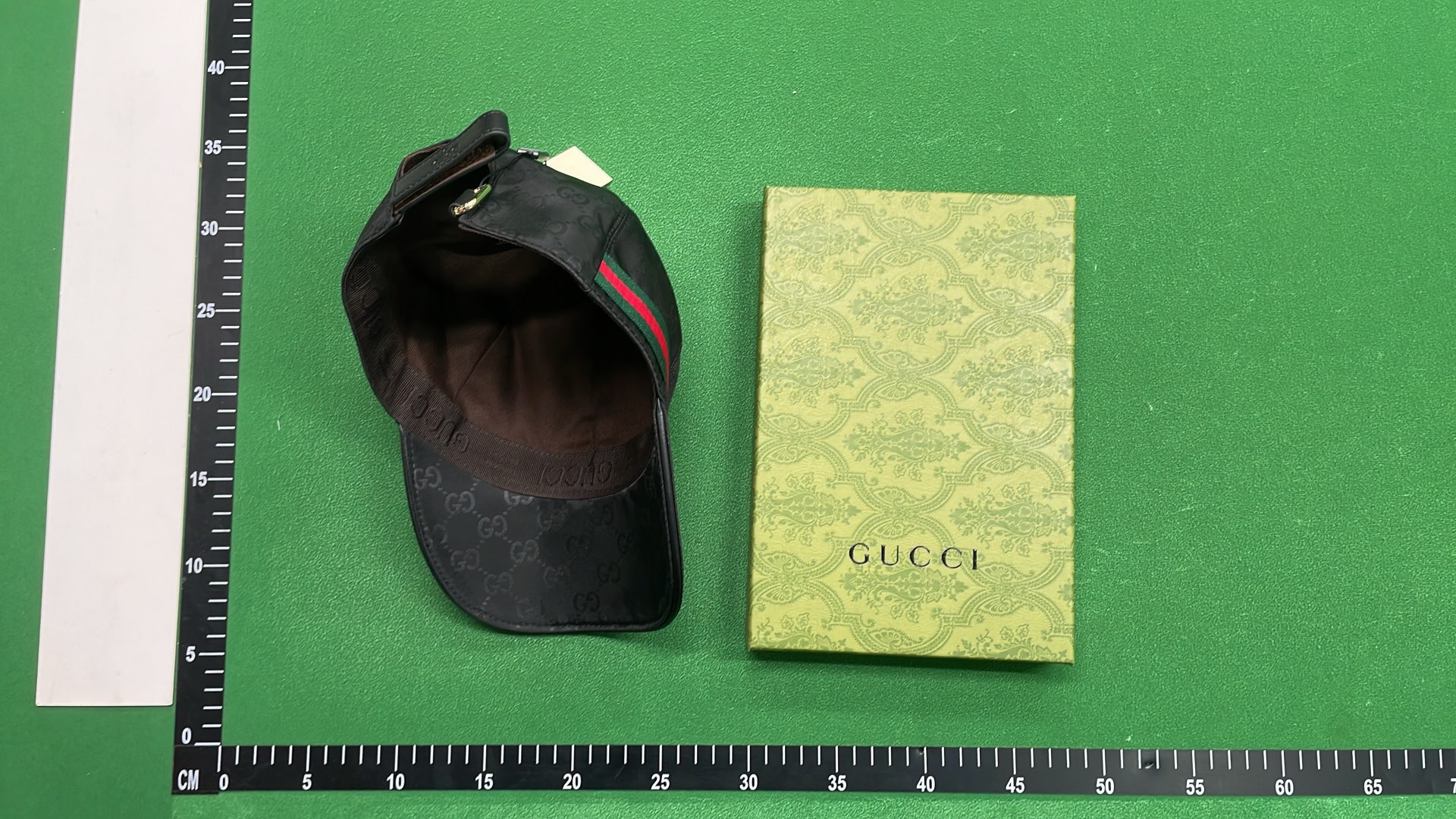 Gucci GG Supreme Baseball Cap - Classic Logo Design