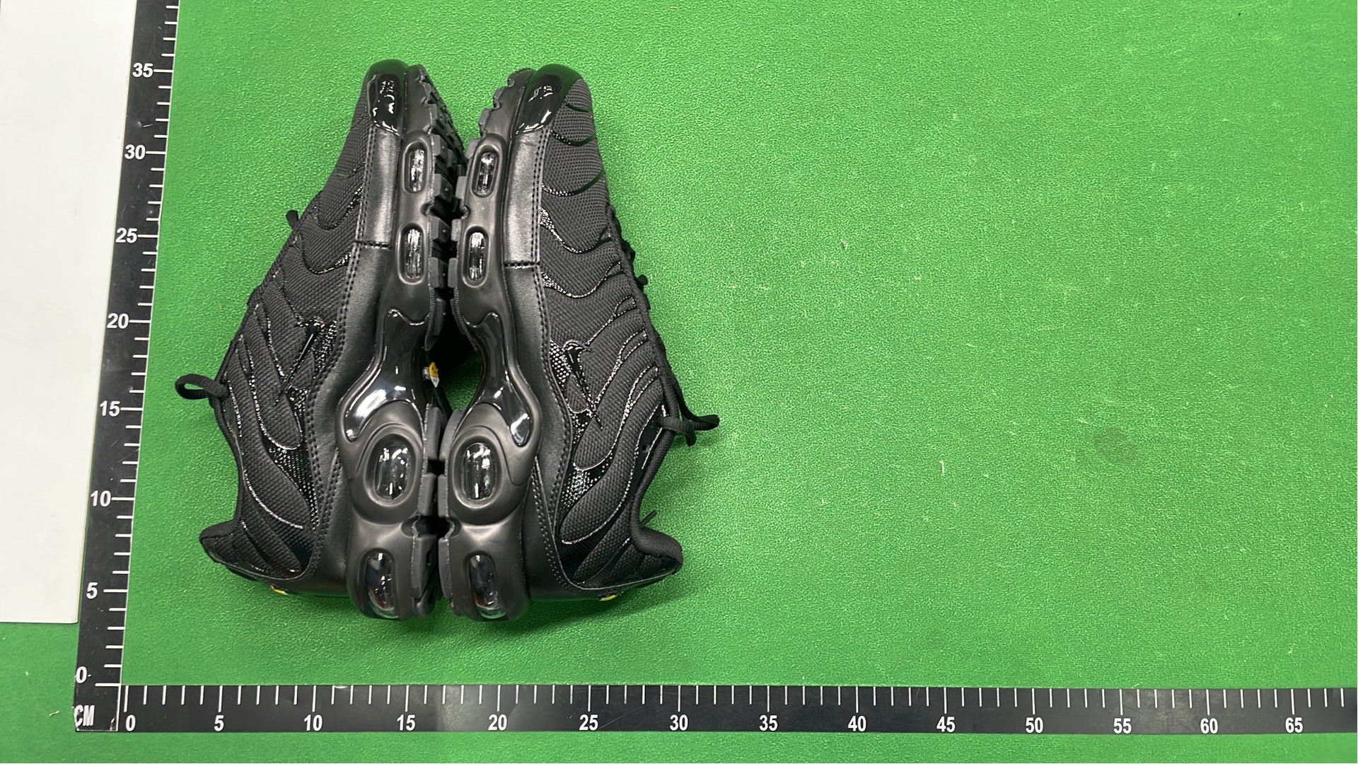 Nike Air Max Plus TN Running Shoes - Men's Athletic Sneakers