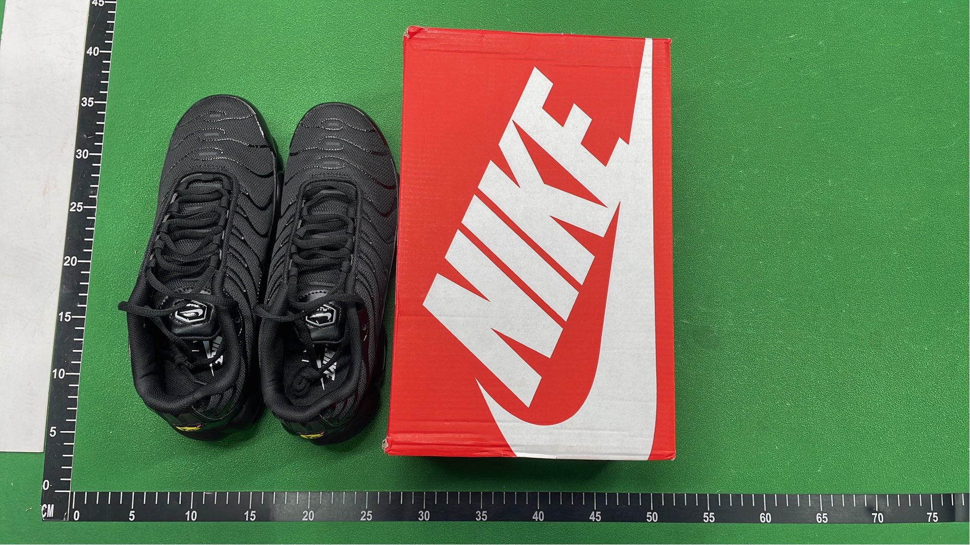 Nike Air Max Plus TN Running Shoes - Men's Athletic Sneakers