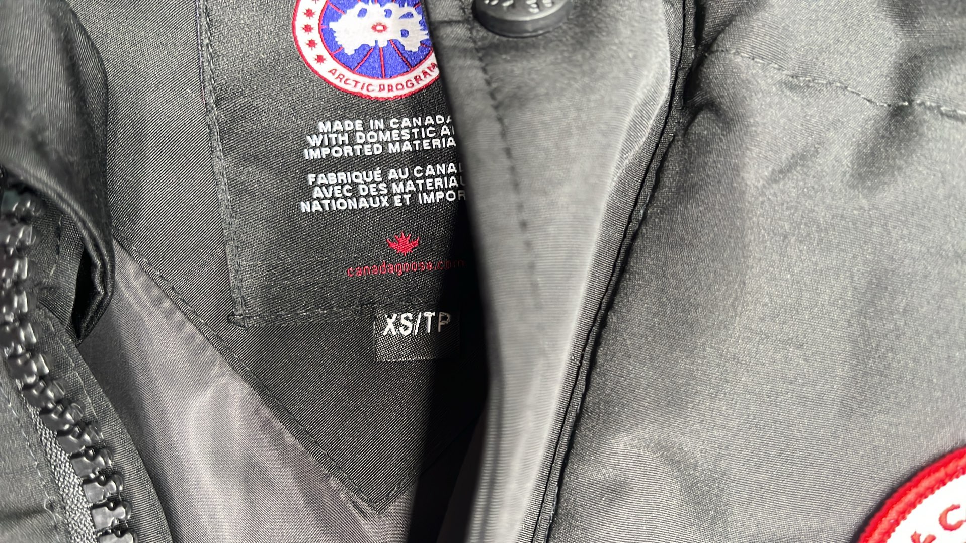 Canada Goose Down Jacket for Men and Women - Winter Warm Parka with Fur Hood